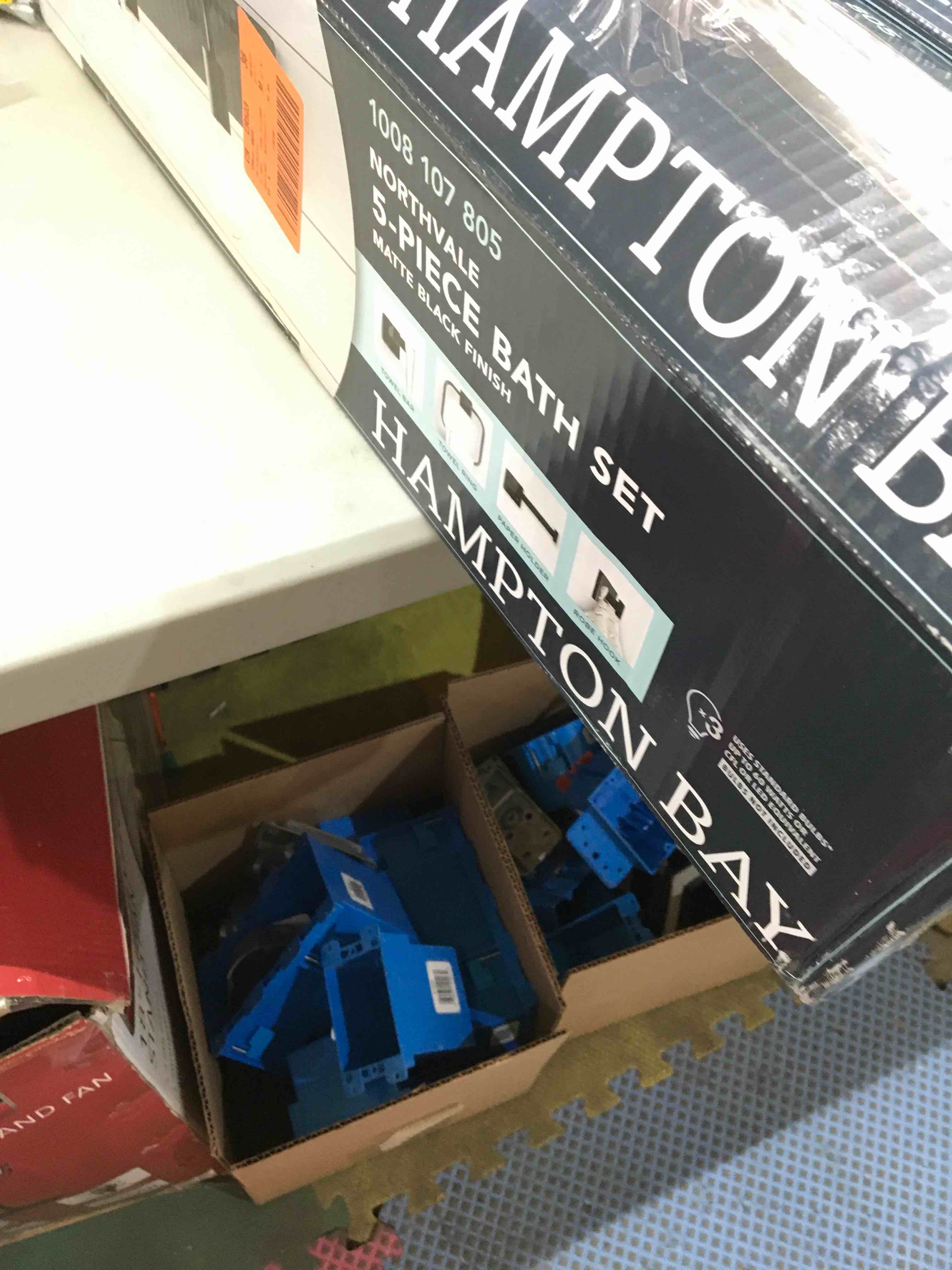 https://s3.amazonaws.com/lotting-images-prod/bidfta/GRN4469413_1690296450980.jpeg