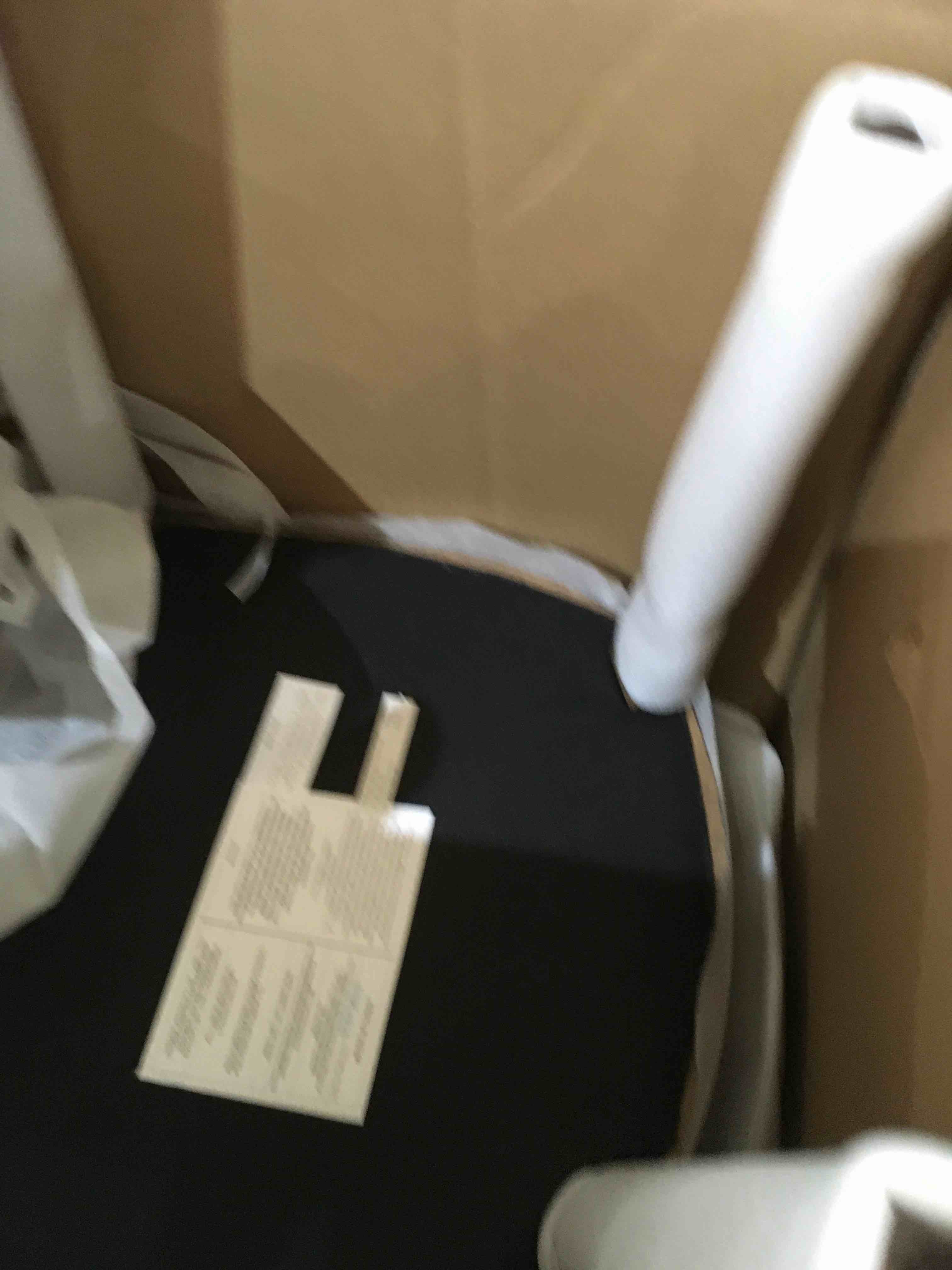 https://s3.amazonaws.com/lotting-images-prod/bidfta/GRN4469820_1690815107948.jpeg