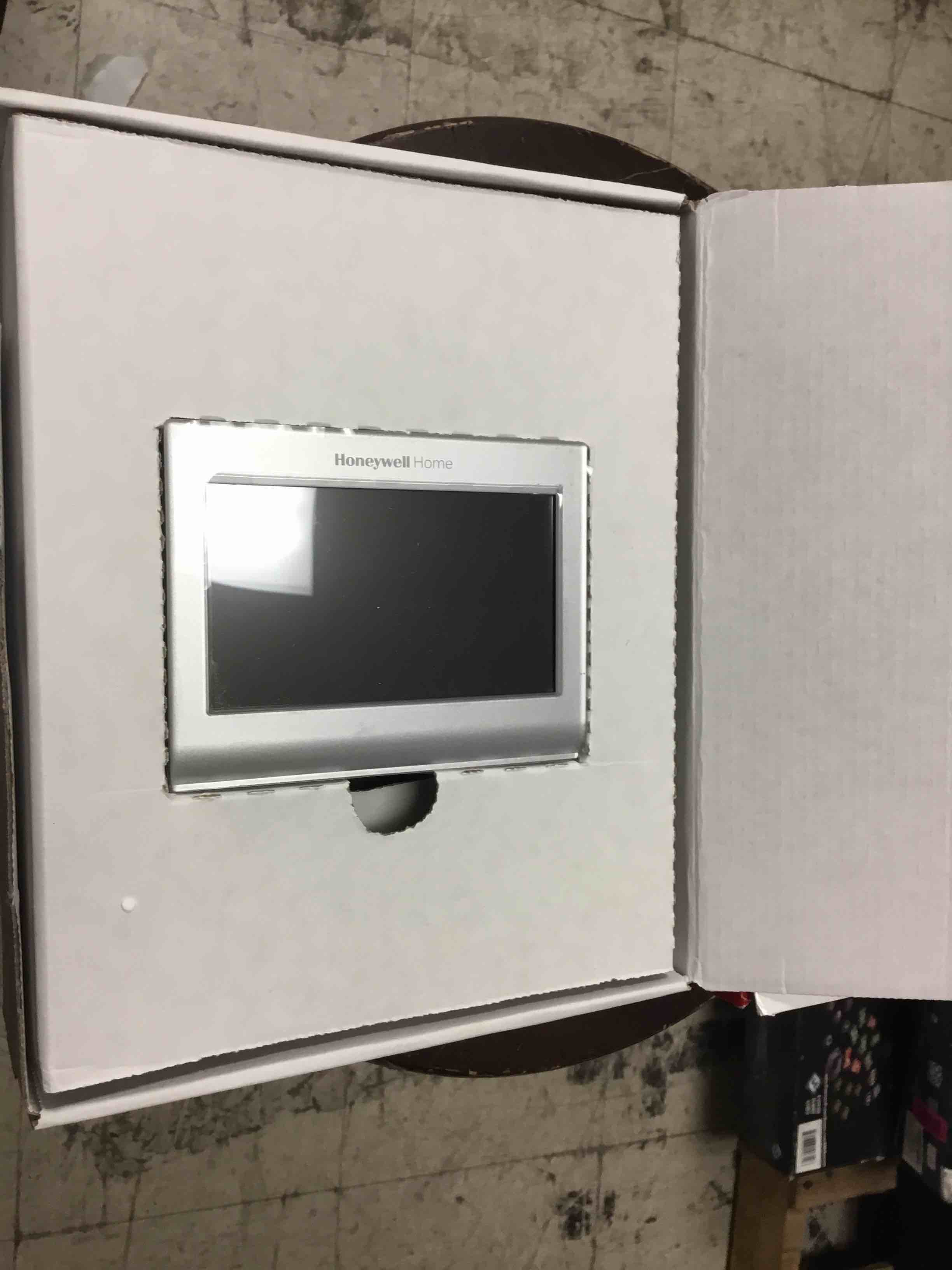https://s3.amazonaws.com/lotting-images-prod/bidfta/GRN4520915_1696534403625.jpeg