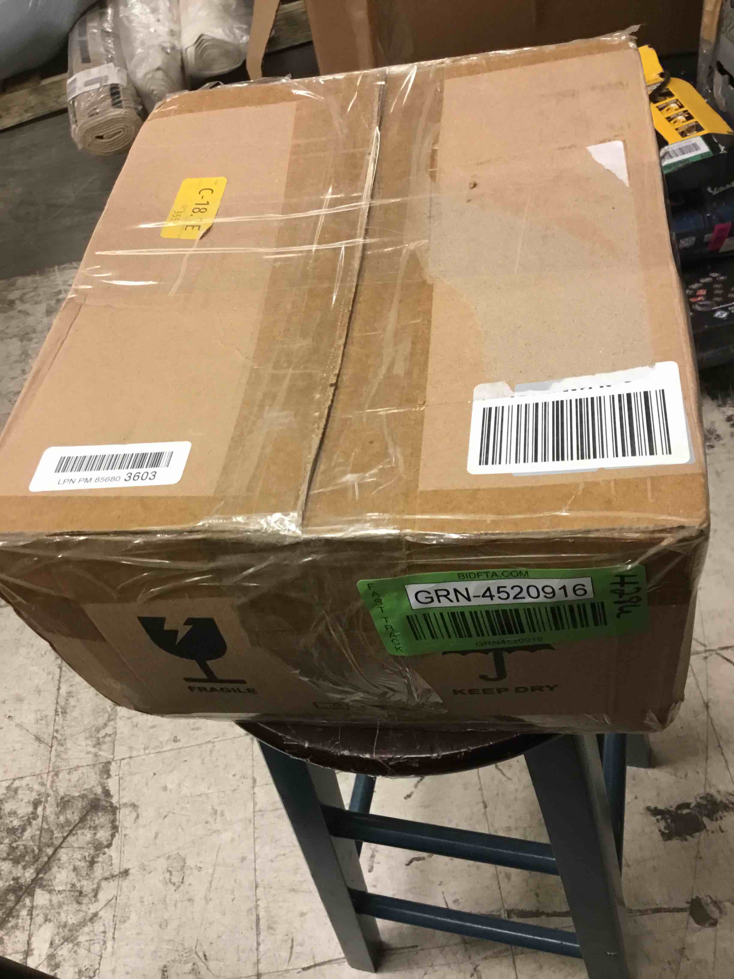 https://s3.amazonaws.com/lotting-images-prod/bidfta/GRN4520916_1696534650543.jpeg