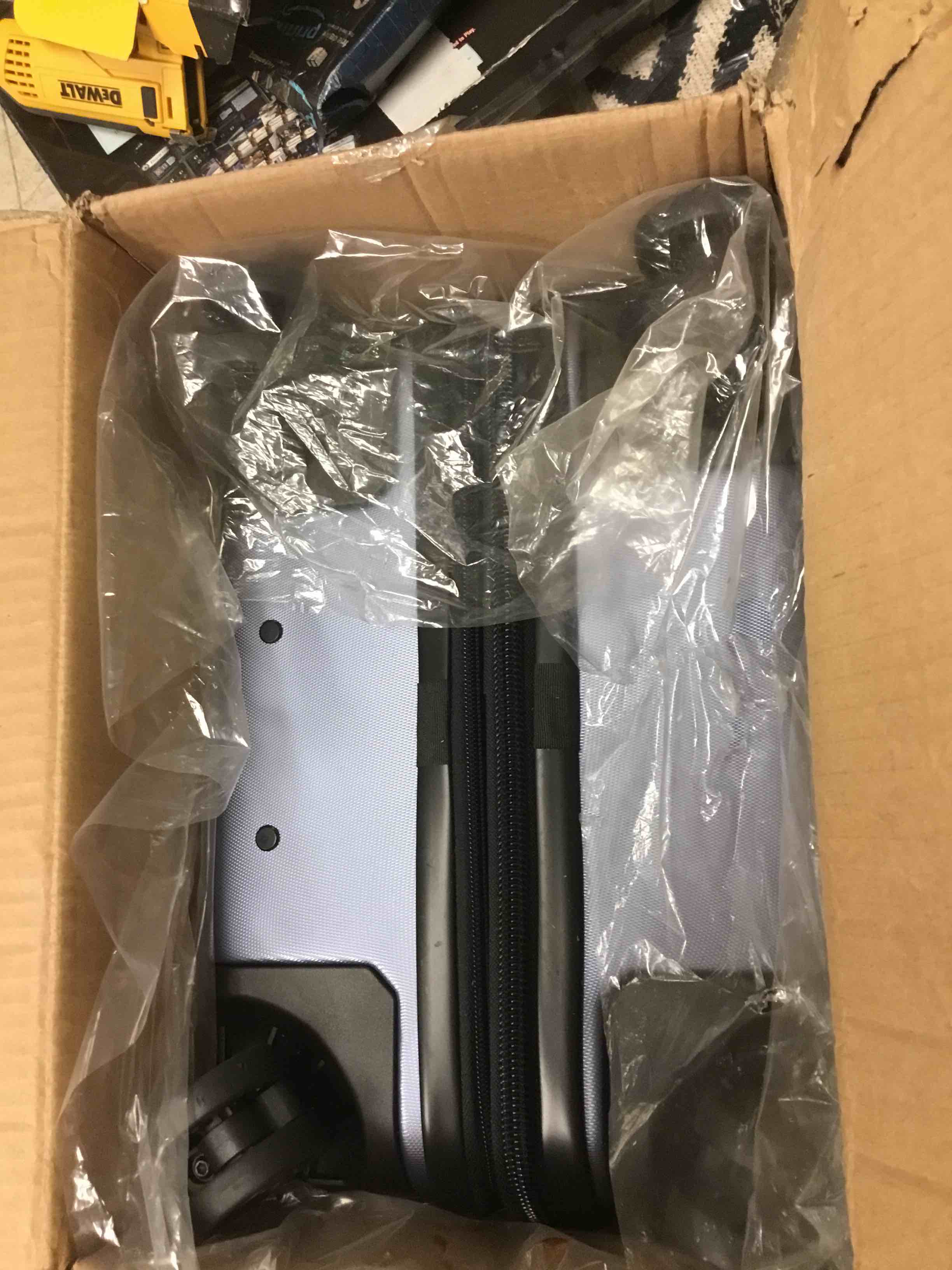 https://s3.amazonaws.com/lotting-images-prod/bidfta/GRN4520949_1696605349919.jpeg