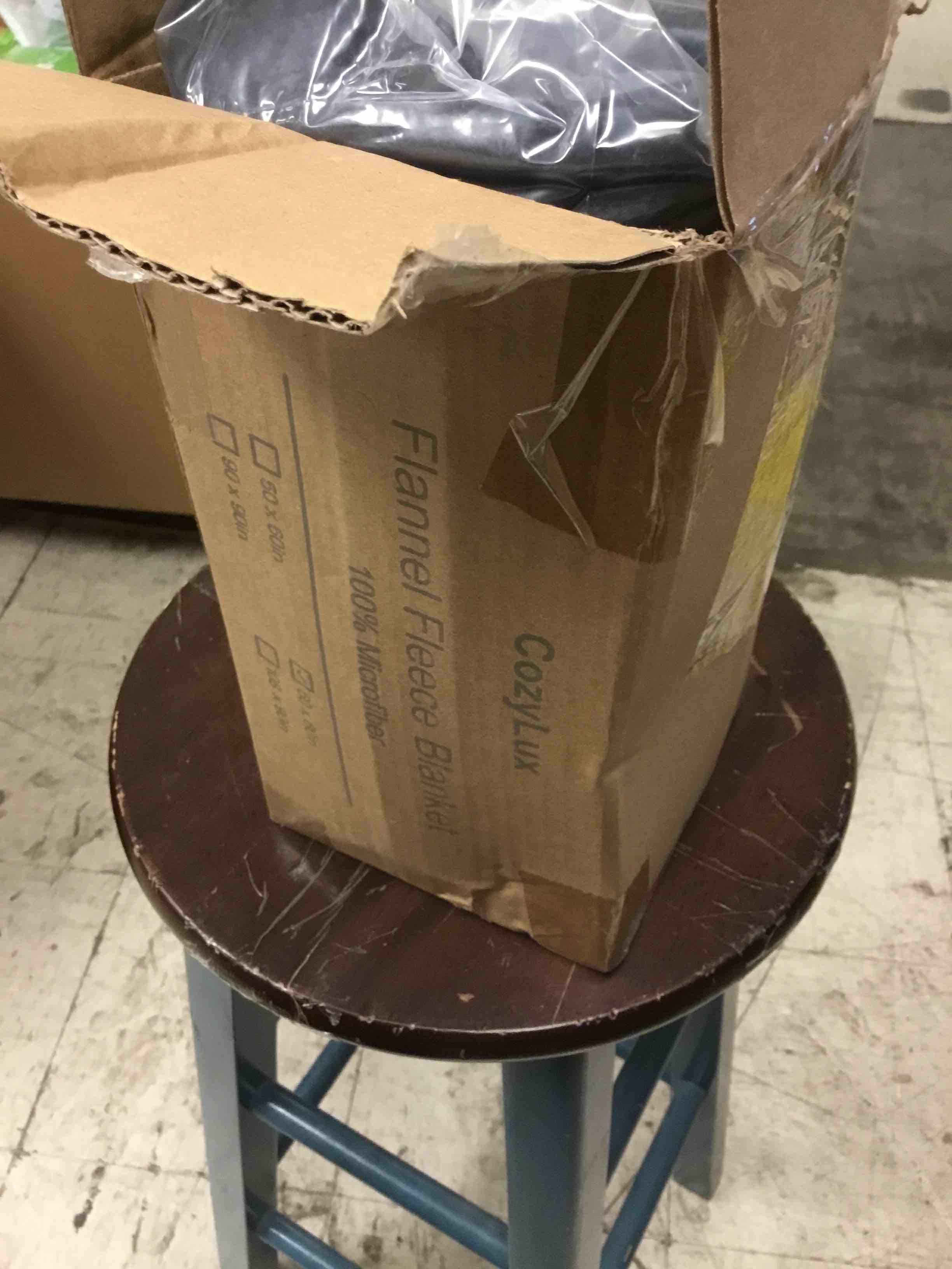 https://s3.amazonaws.com/lotting-images-prod/bidfta/GRN4525389_1692026157076.jpeg