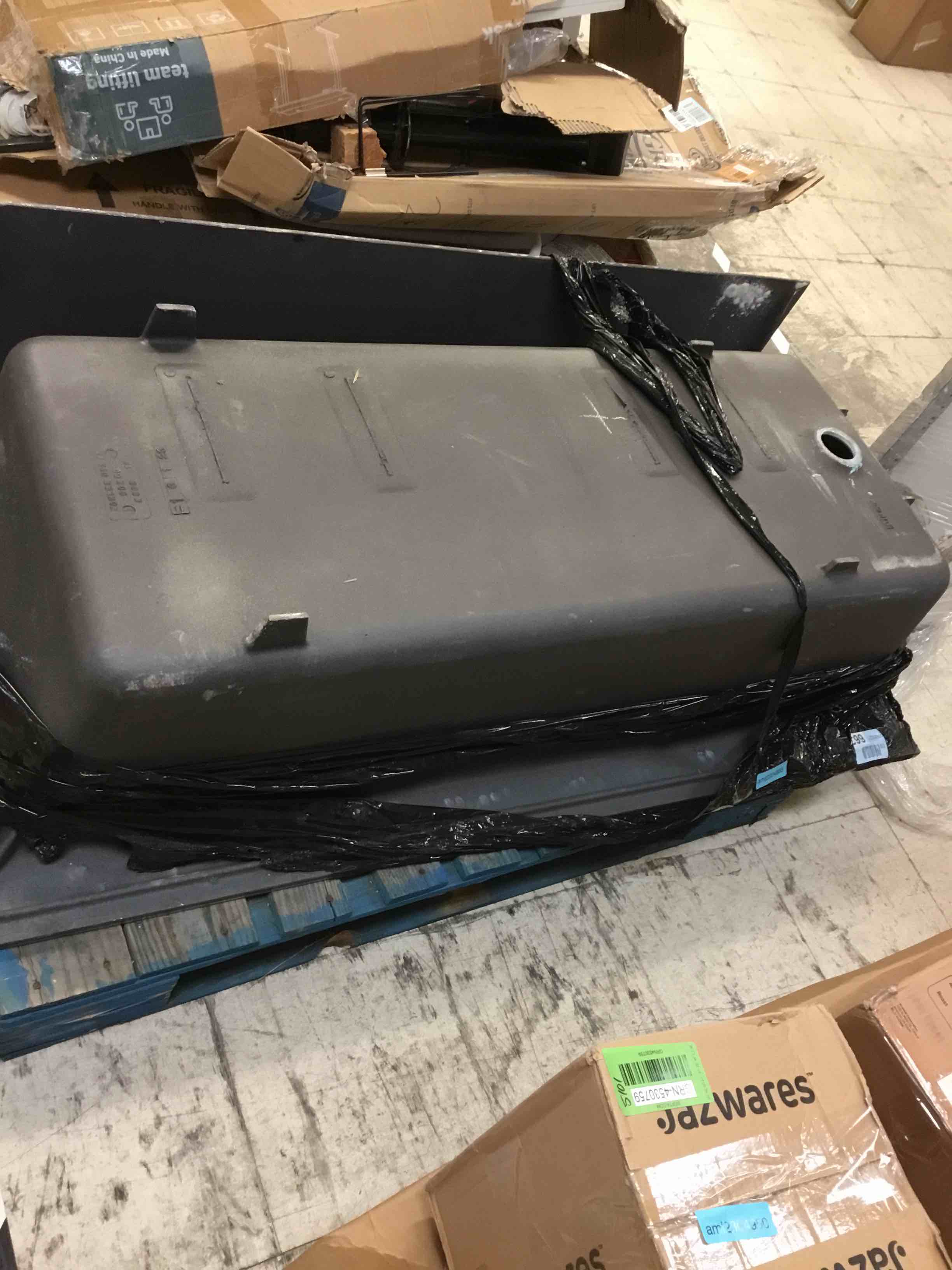 https://s3.amazonaws.com/lotting-images-prod/bidfta/GRN4530772_1701799777918.jpeg