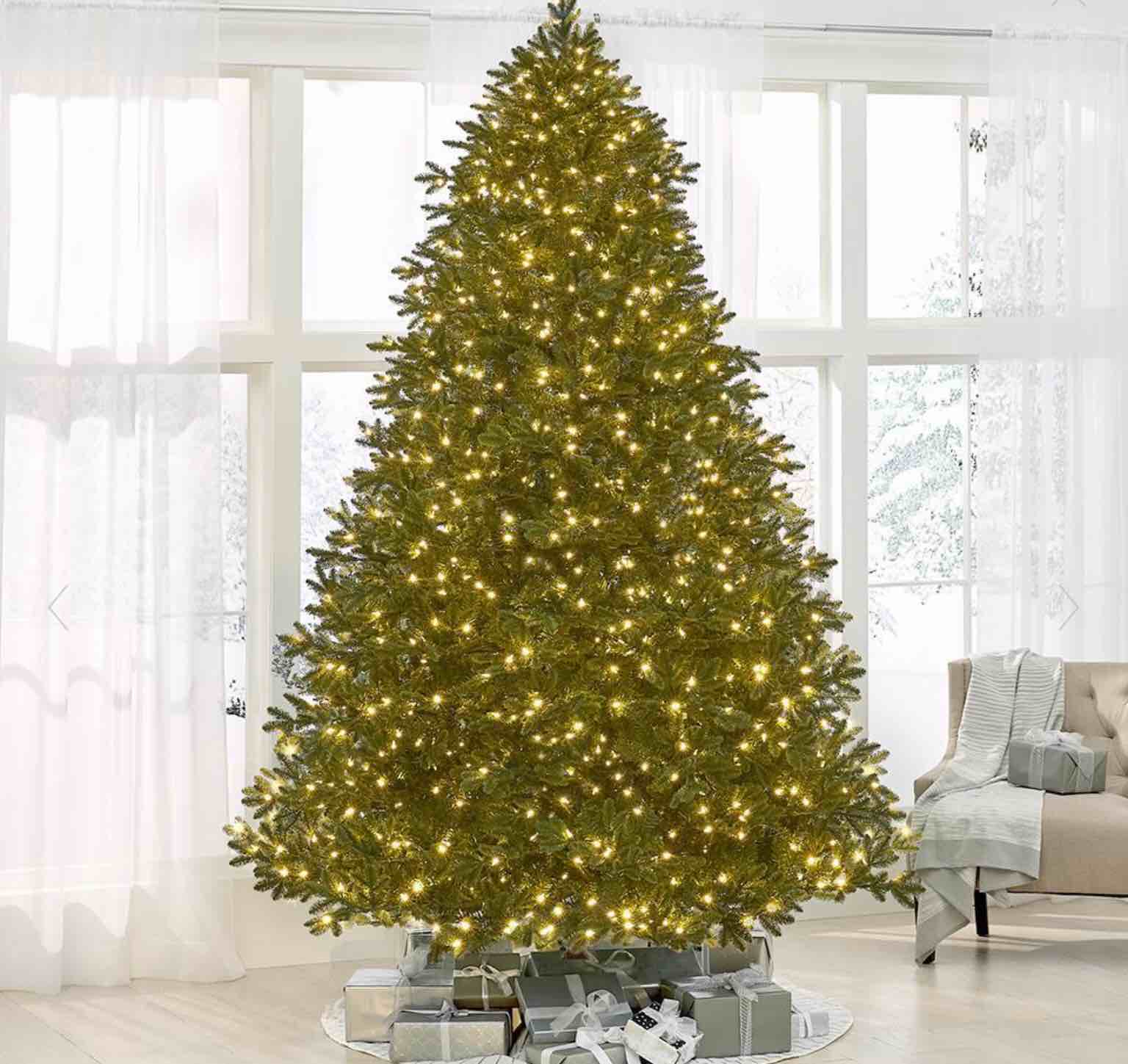 The World's Best Prelit Noble Fir (Incandescent Lights) 
