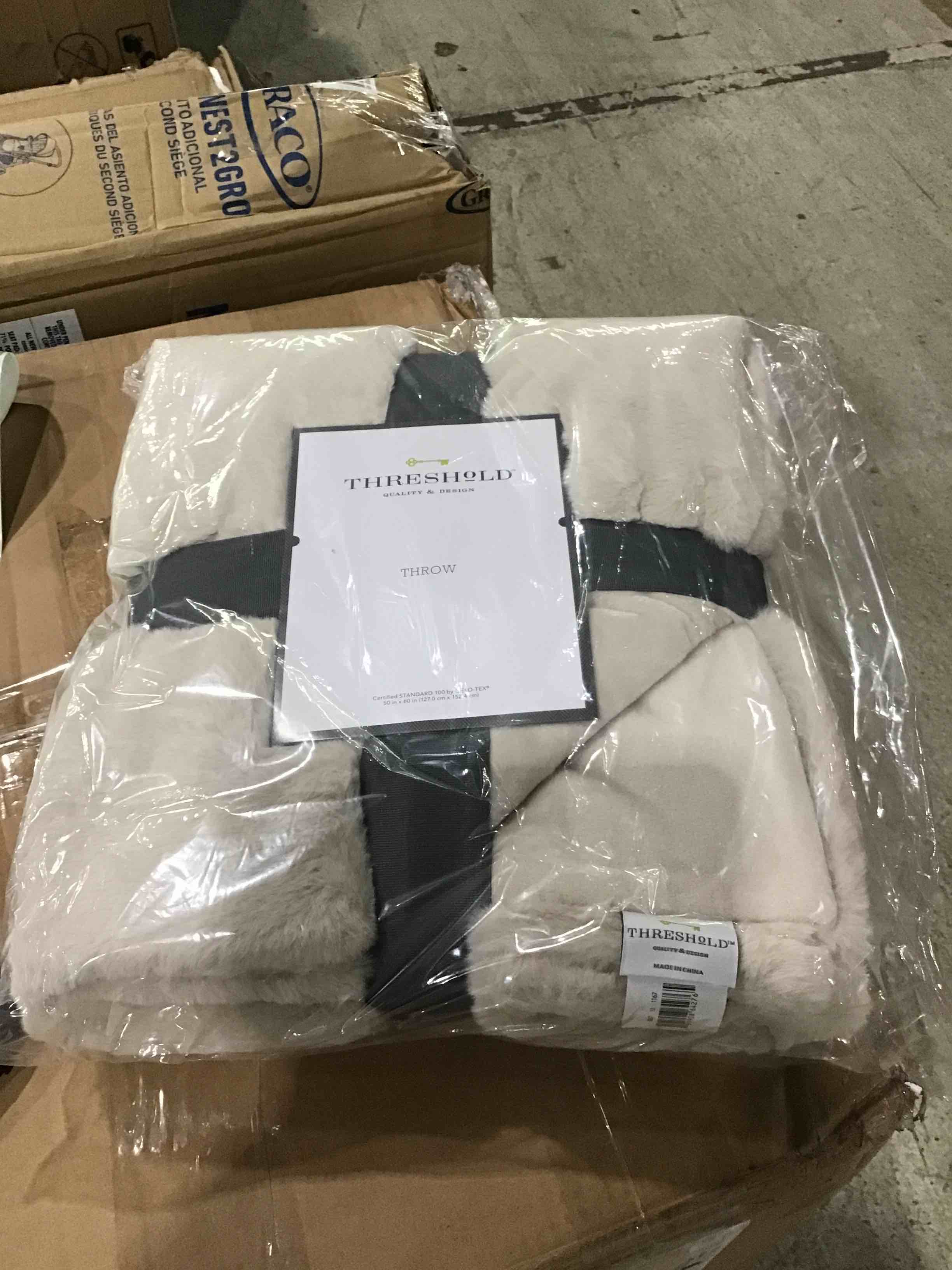 https://s3.amazonaws.com/lotting-images-prod/bidfta/GRN4626050_1687534122397.jpeg