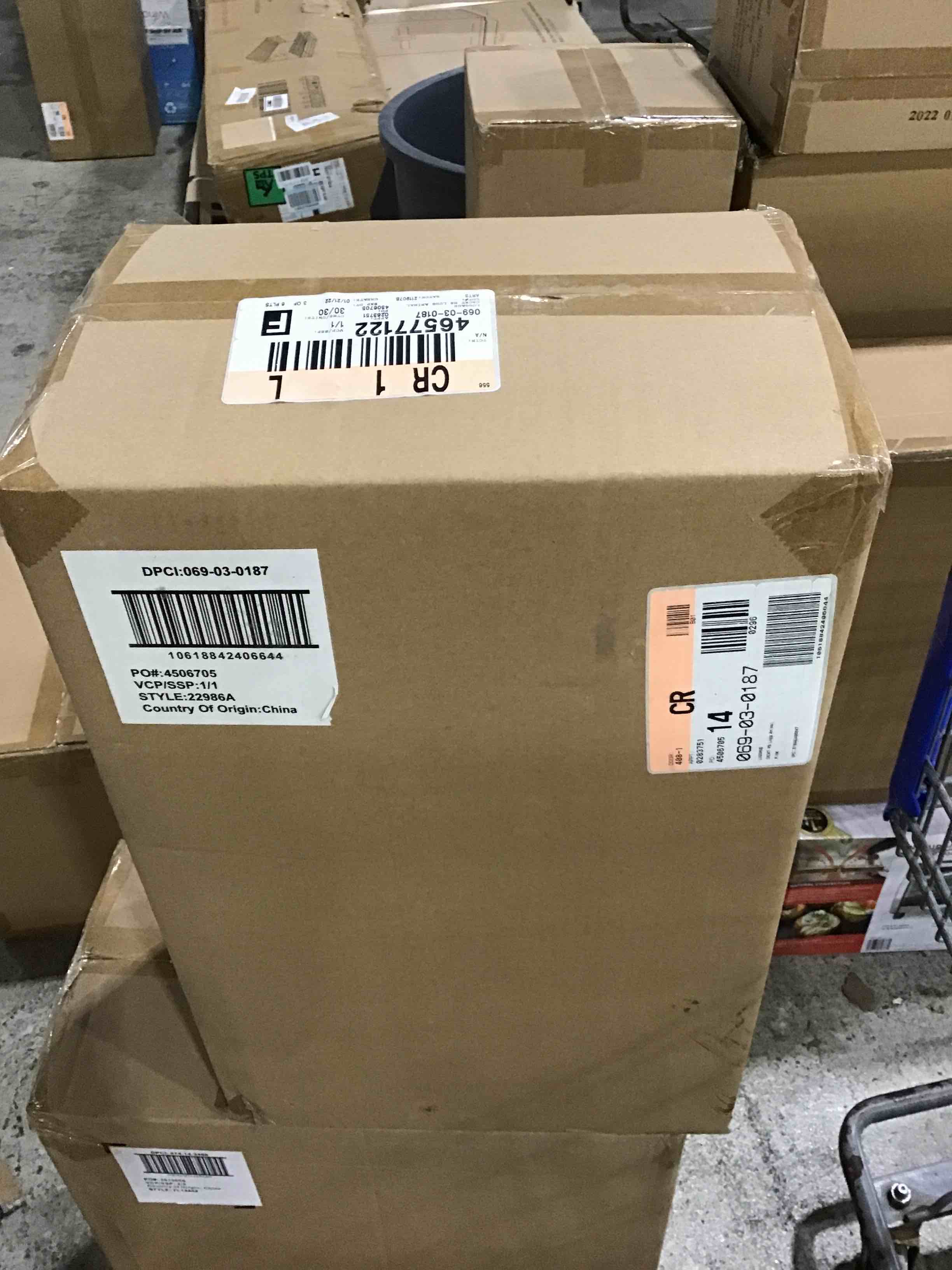 https://s3.amazonaws.com/lotting-images-prod/bidfta/GRN4626055_1687533893896.jpeg