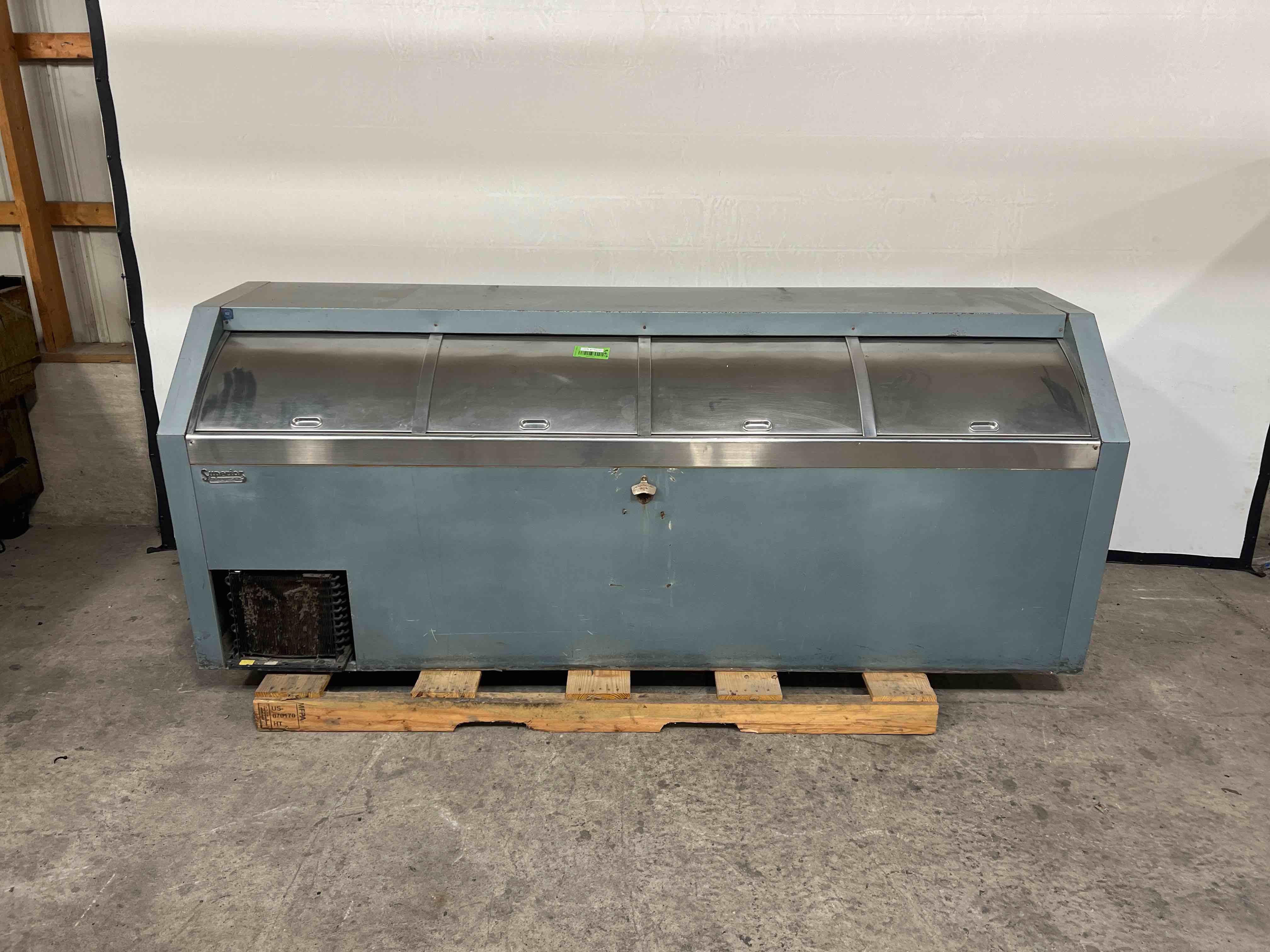 SUPERIOR 102 INCH FOUR ROLL TOP DOOR BOTTLE COOLER