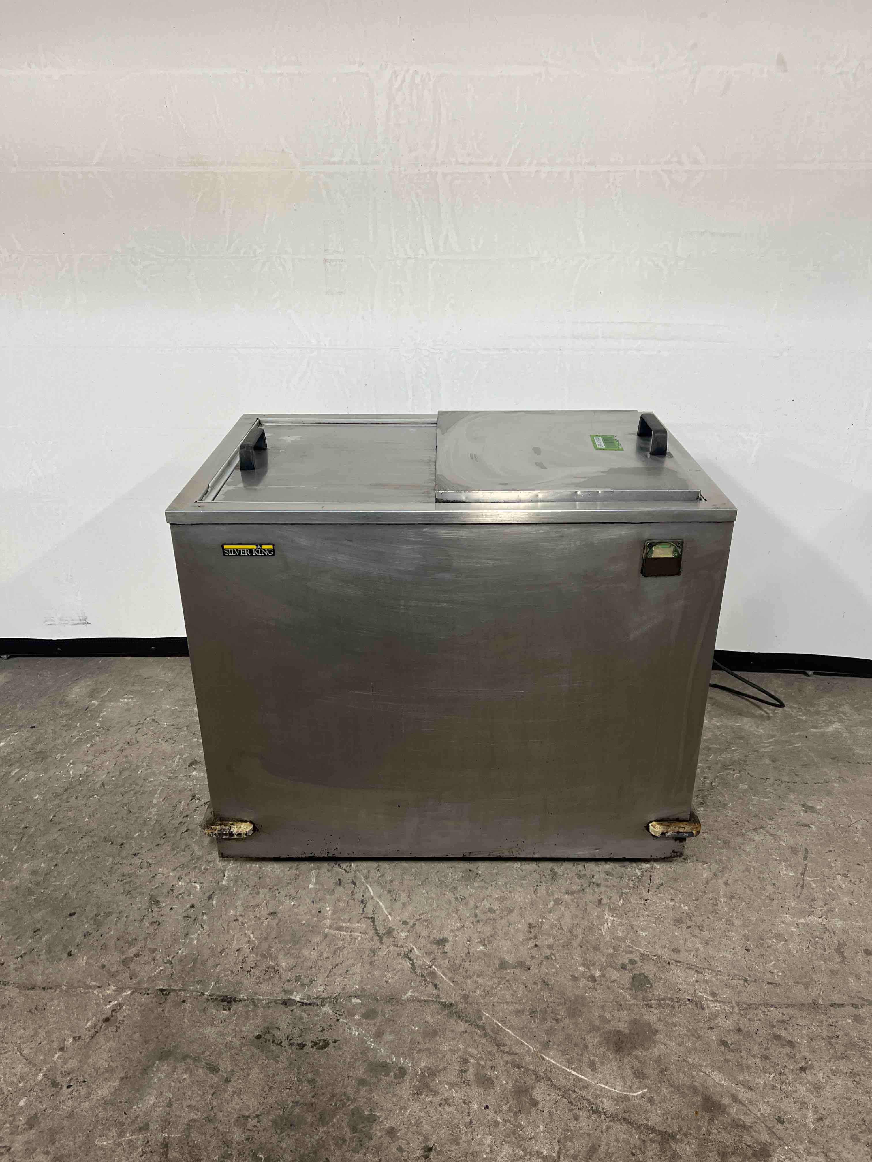 SILVER KING SLIDING TOP FREEZER