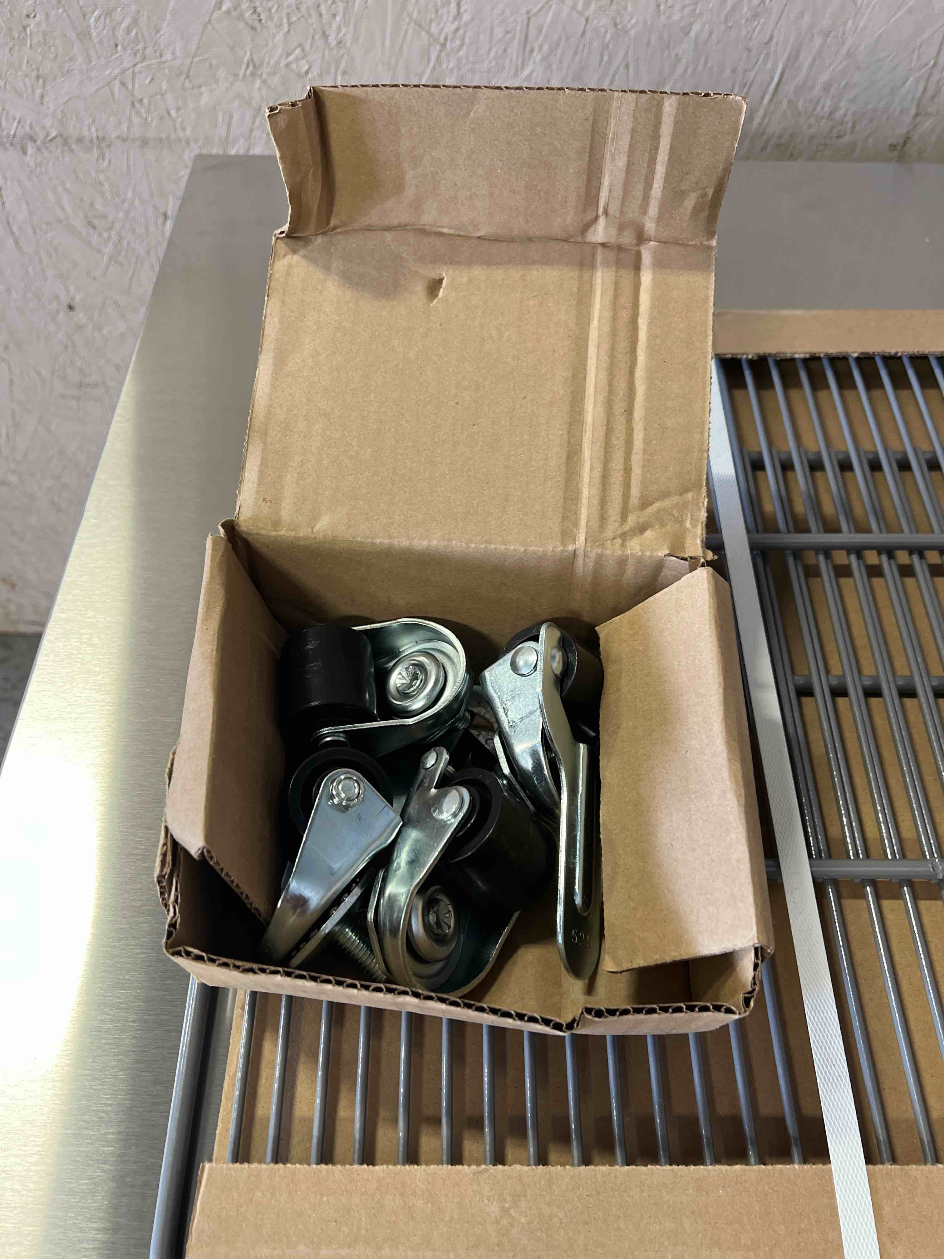https://s3.amazonaws.com/lotting-images-prod/bidfta/GRN4720313_1731961099834.jpeg
