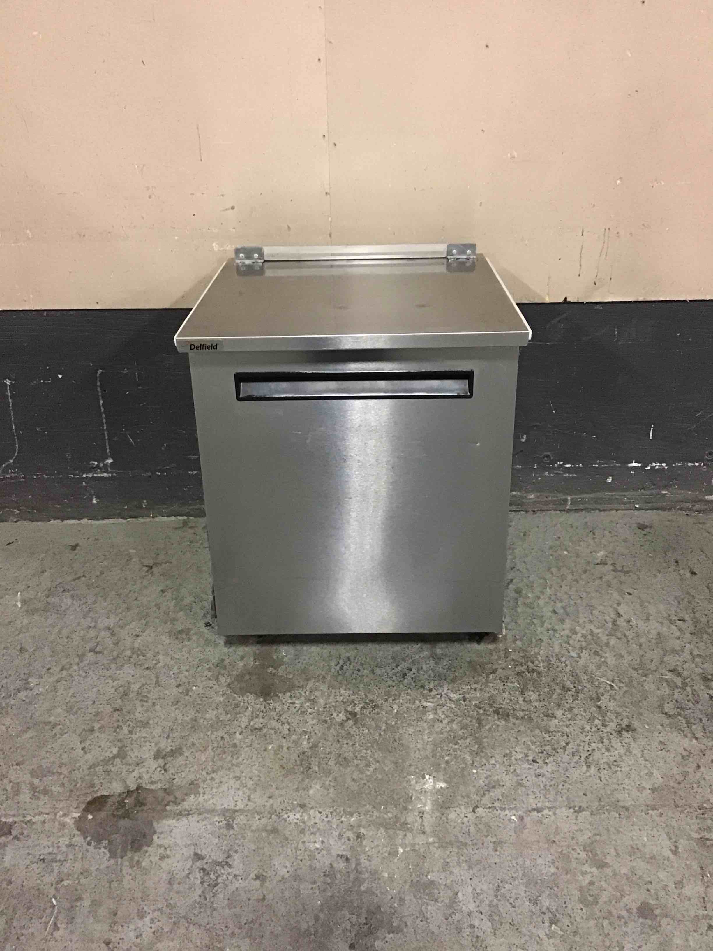 2016 DELFIELD 27 INCH UNDER COUNTER REFRIGERATOR ON CASTERS 