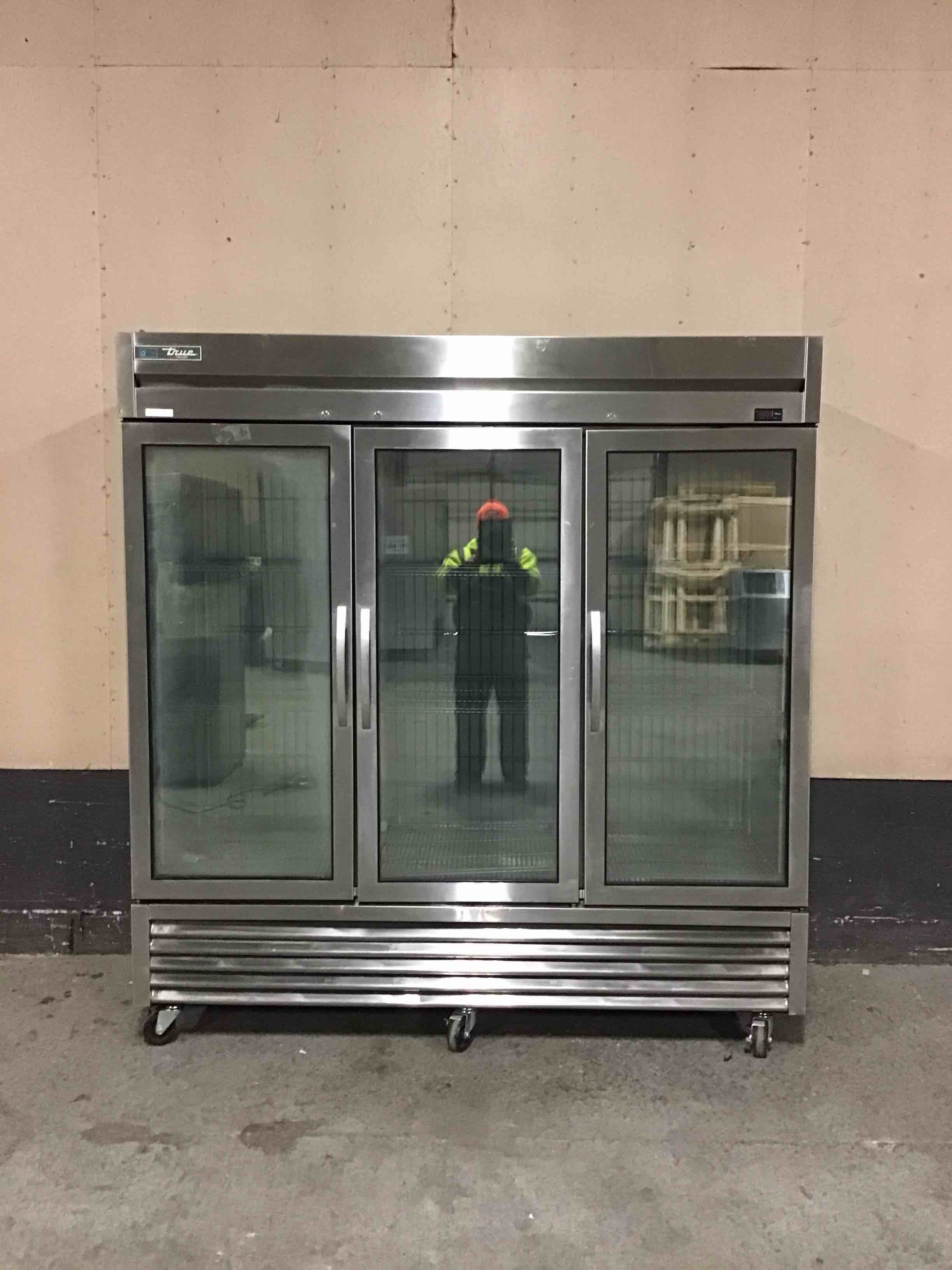 2020 TRUE 3 GLASS DOOR REACH IN FREEZER ON CASTERS