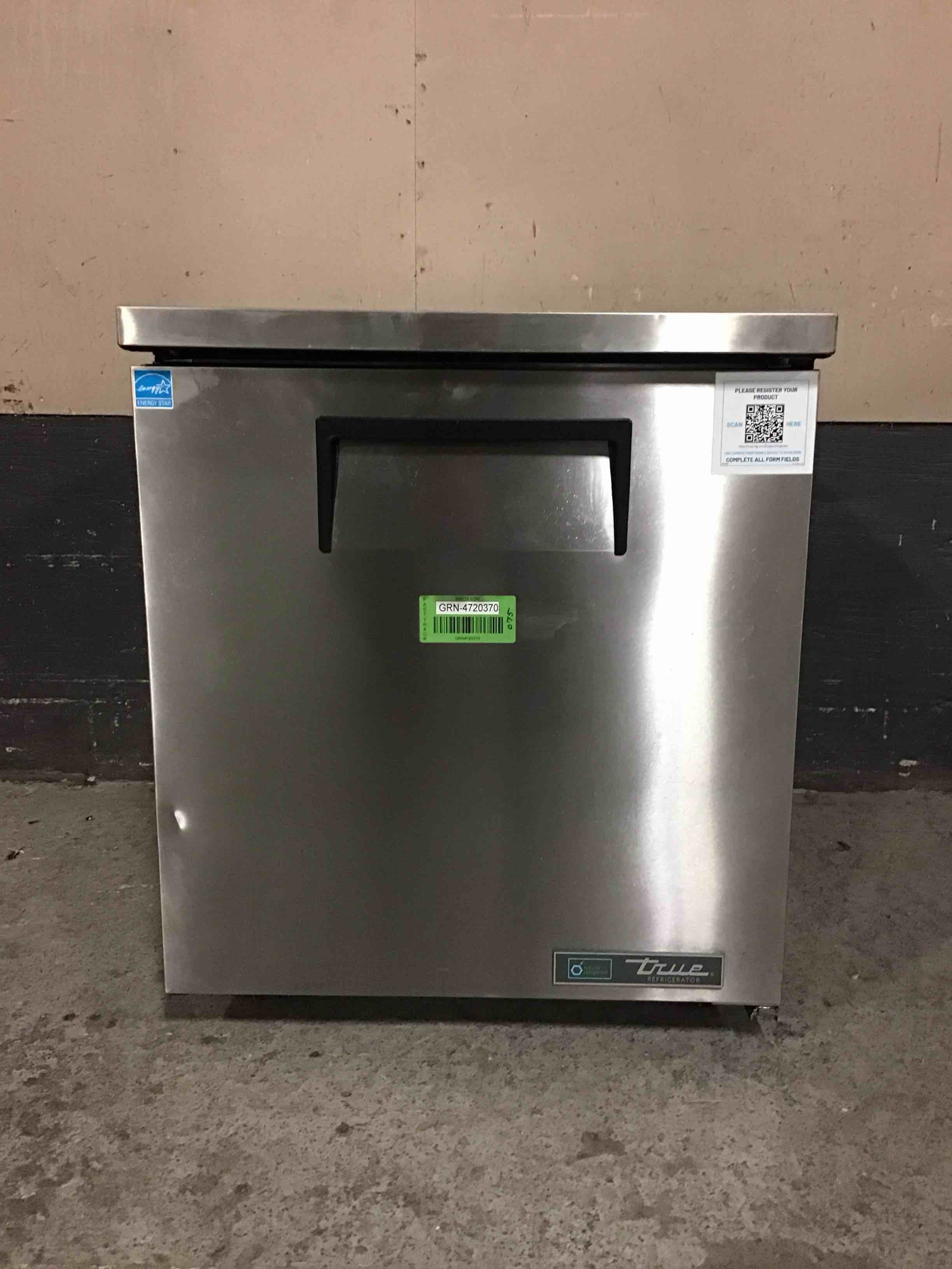 2022 TRUE 27 INCH SINGLE DOOR UNDER COUNTER REFRIGERATOR ON CASTERS