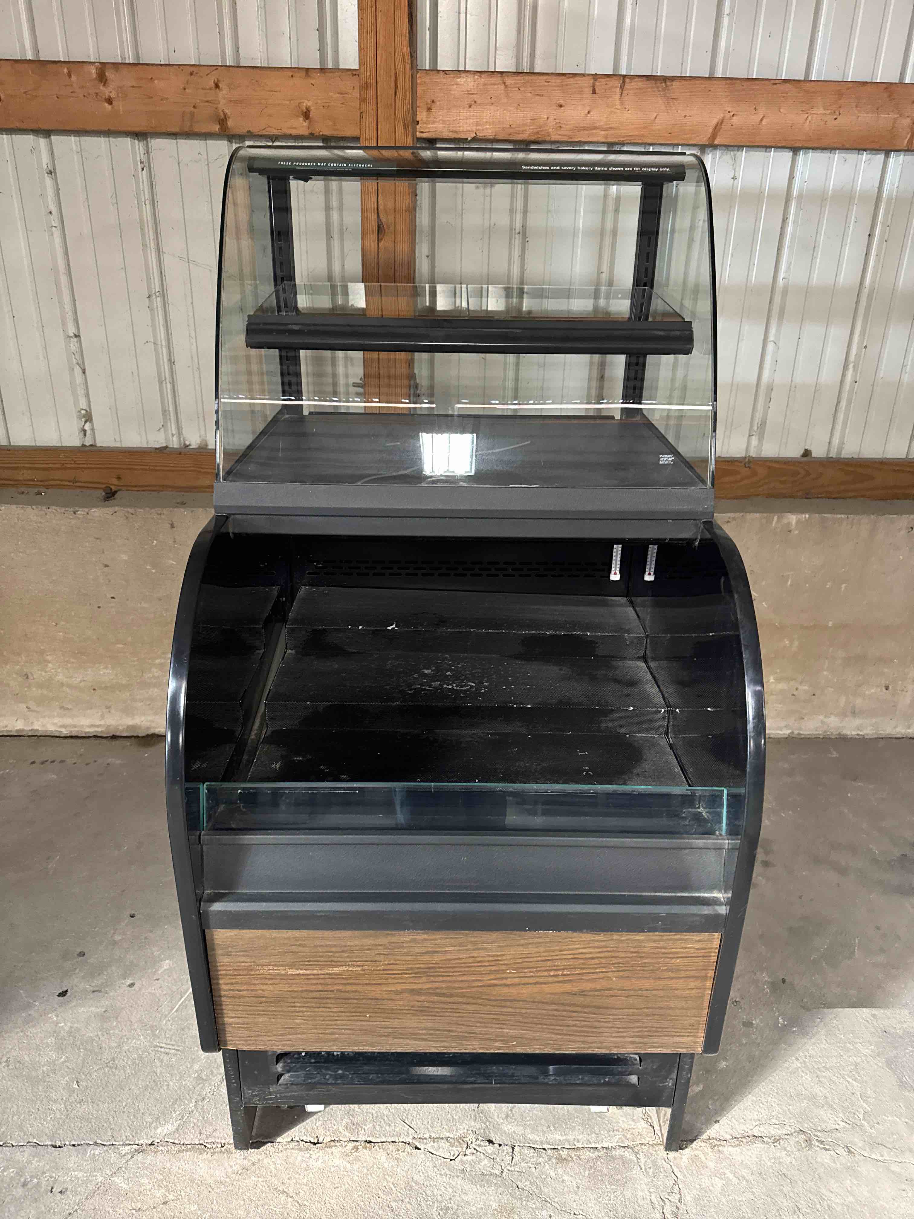 STRUCTURAL CONCEPTS OASIS 27.5 INCH REFRIGERATED GRAB N GO CASE WITH TOP NON-REFRIGERATED SHOWCASE