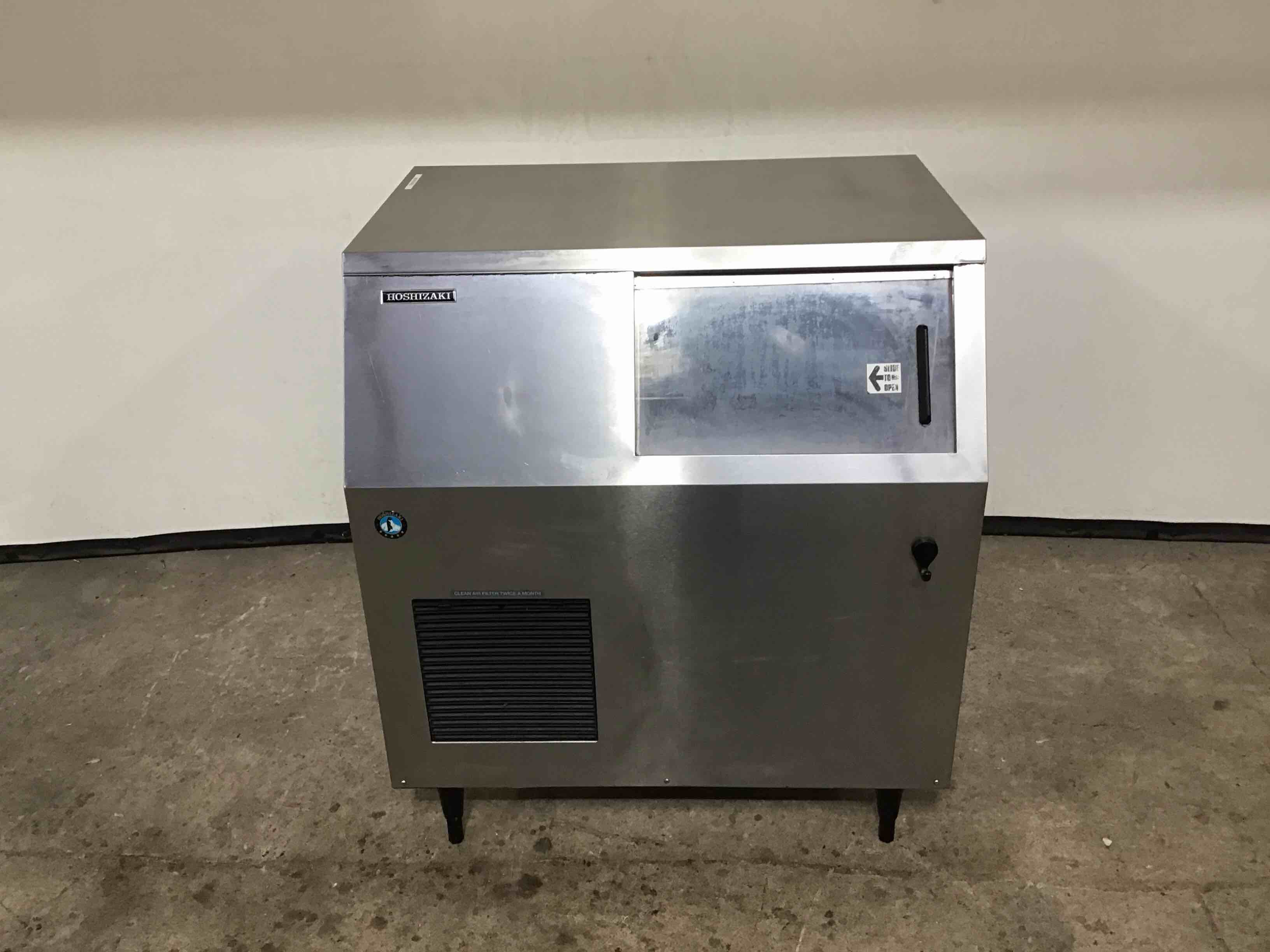 HOSHIZAKI 500LB CAPACITY SELF CONTAINED AIR COOLED FLAKE ICE MAKER 