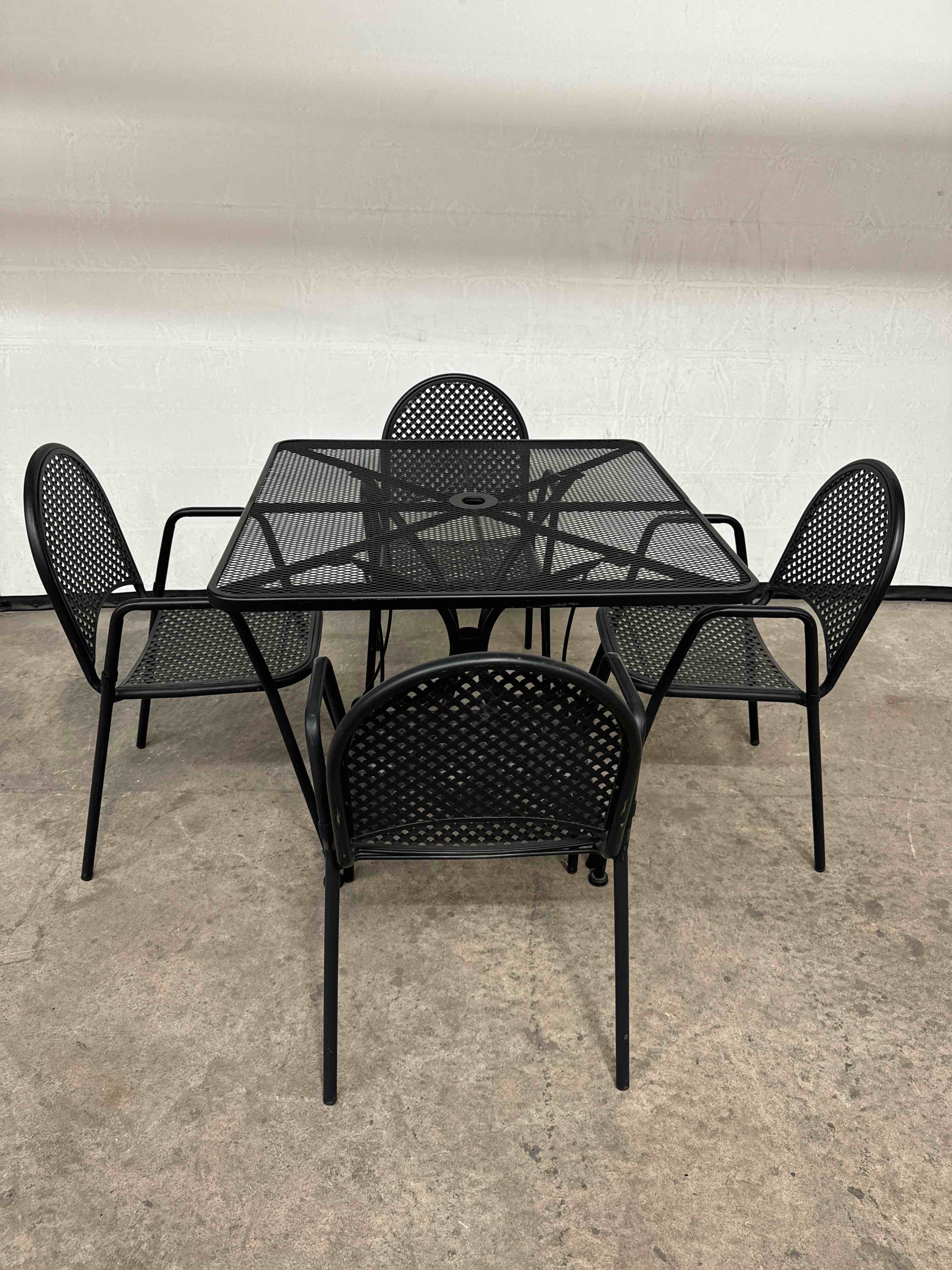 PATIO TABLE SET WITH 36 INCH SQUARE METAL TABLE WITH FOUR CHAIRS