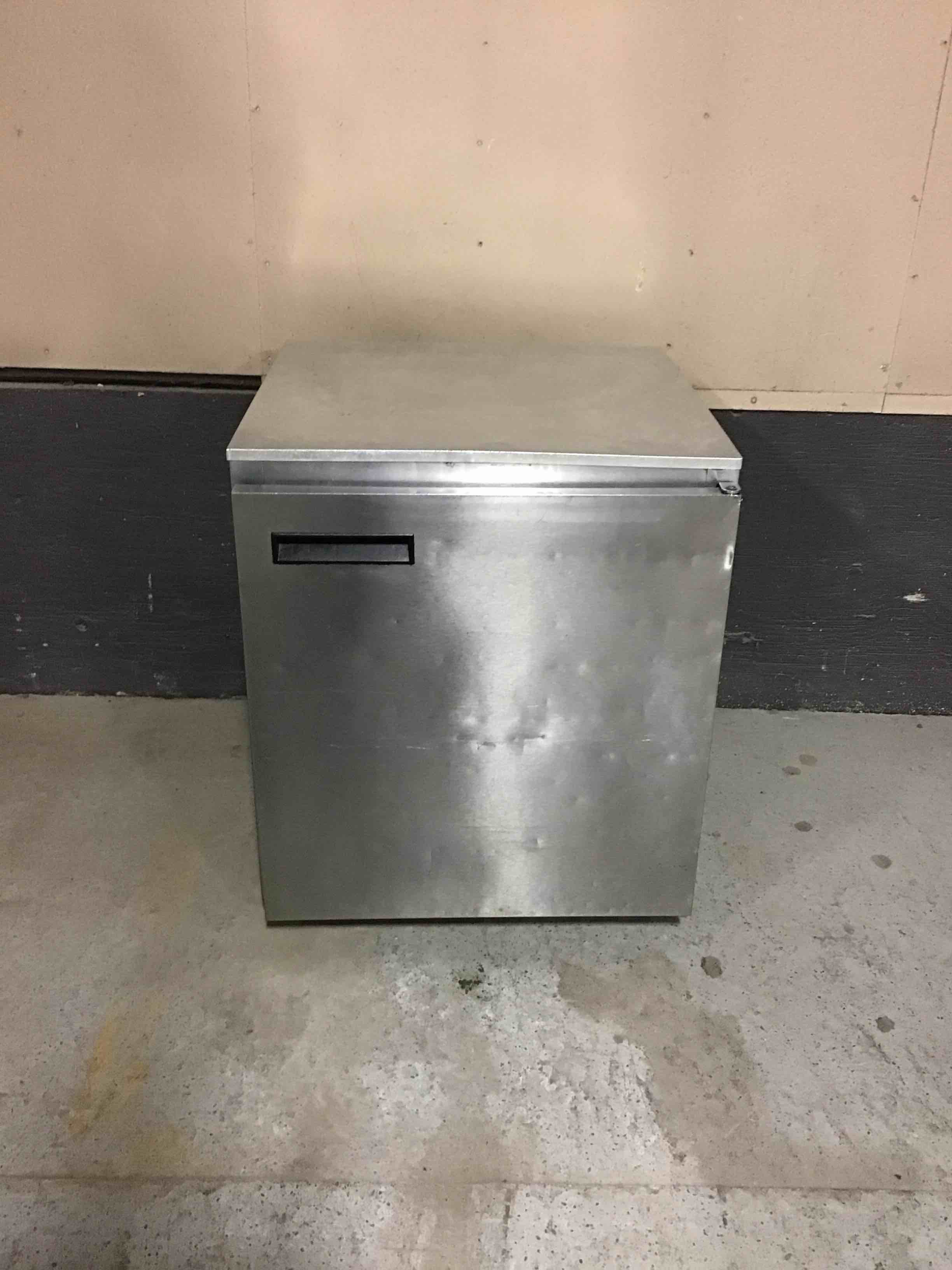 DELFIELD SINGLE DOOR UNDERCOUNTER REFRIGERATOR ON CASTERS 