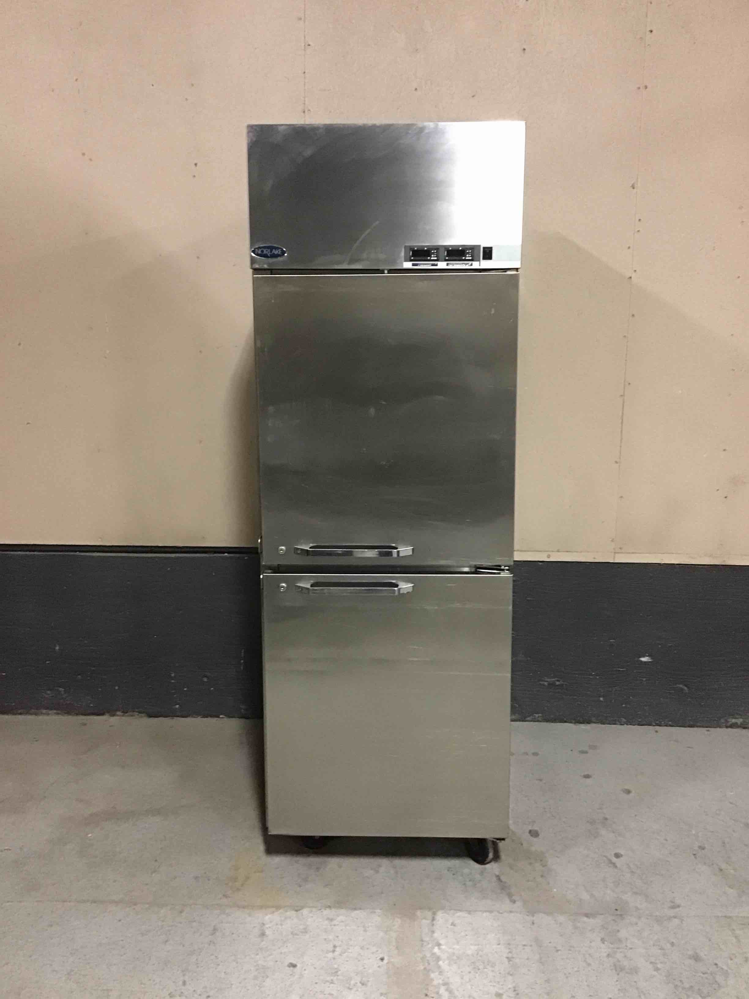 NORLAKE OVER UNDER REFRIGERATOR FREEZER COMBO ON CASTERS 