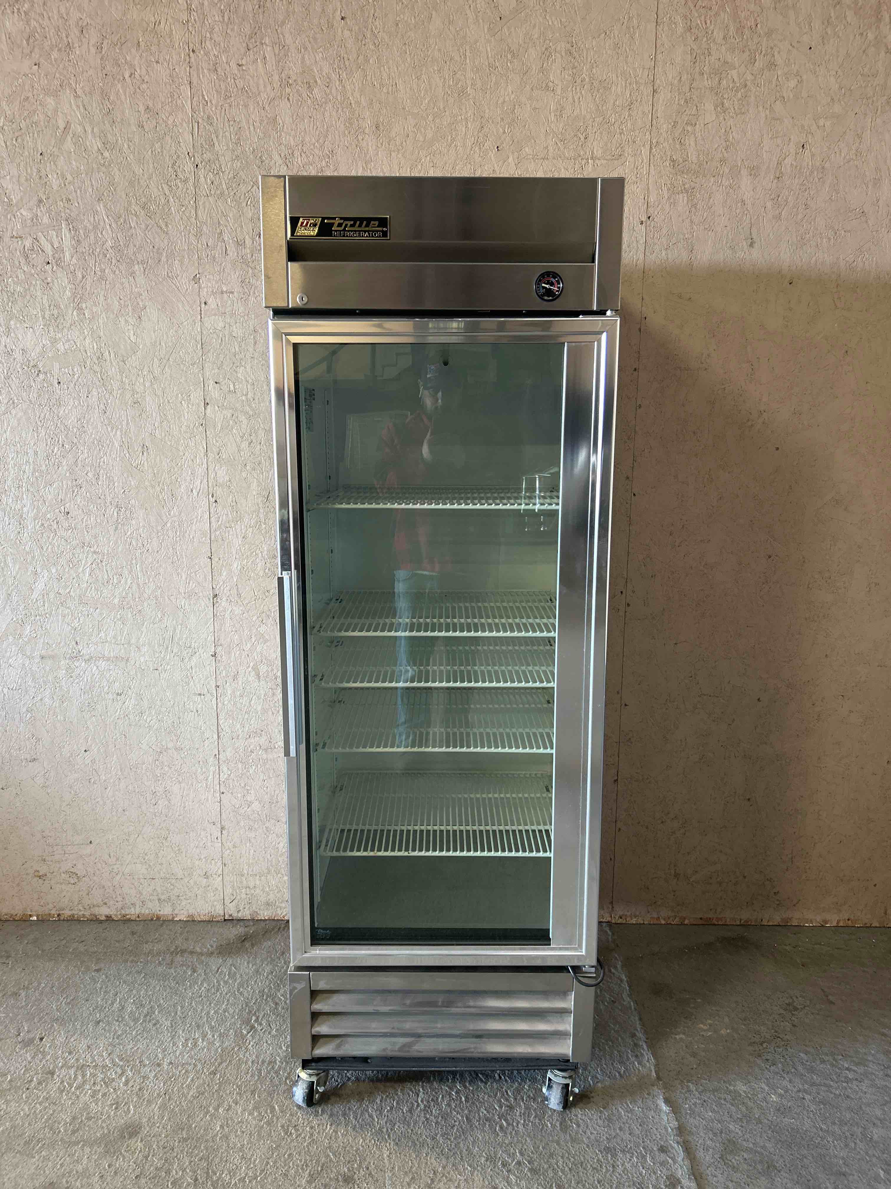 TRUE SINGLE GLASS DOOR REACH IN REFRIGERATOR ON CASTERS