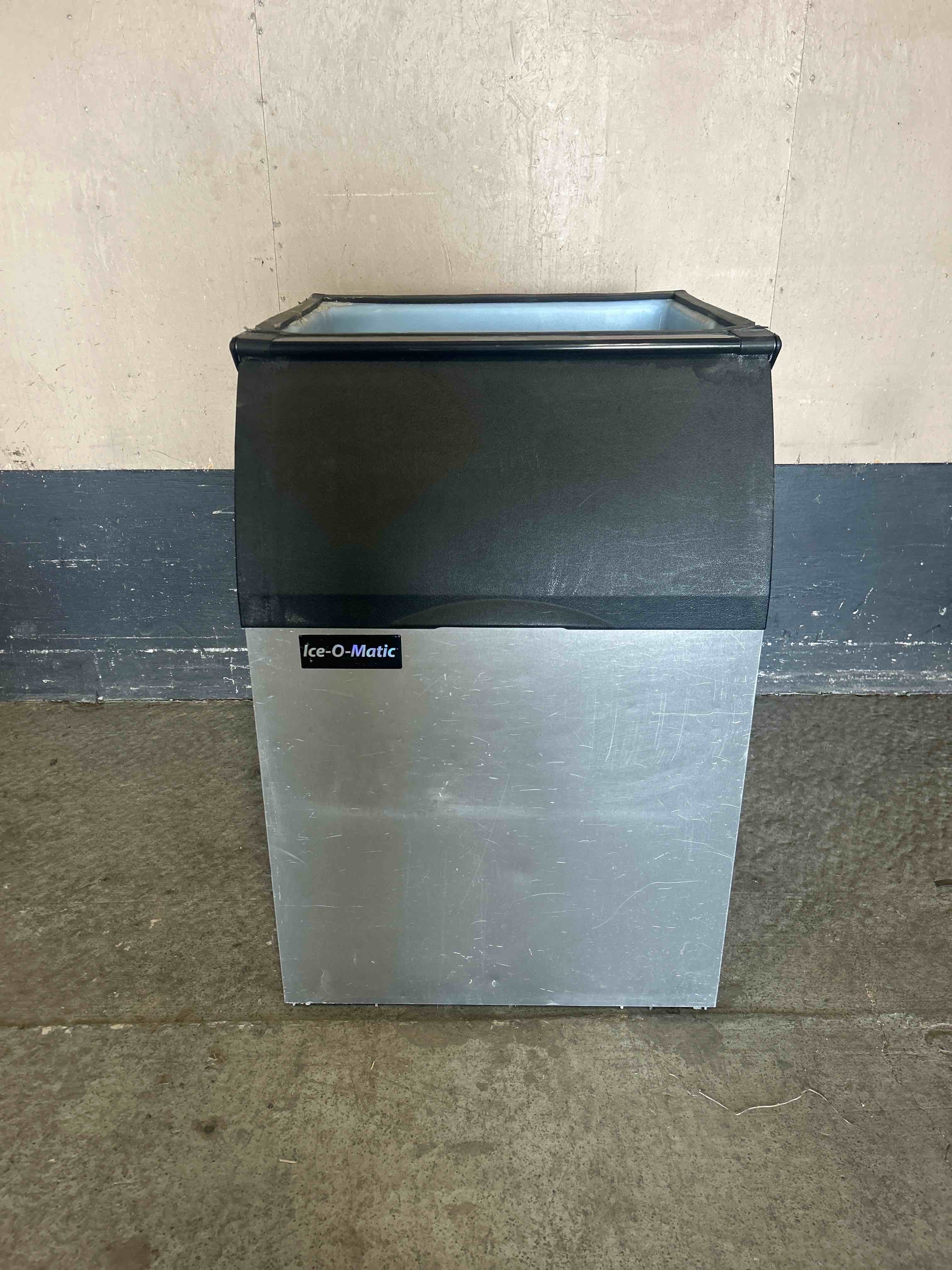 ICE O MATIC 550LB CAPACITY ICE BIN