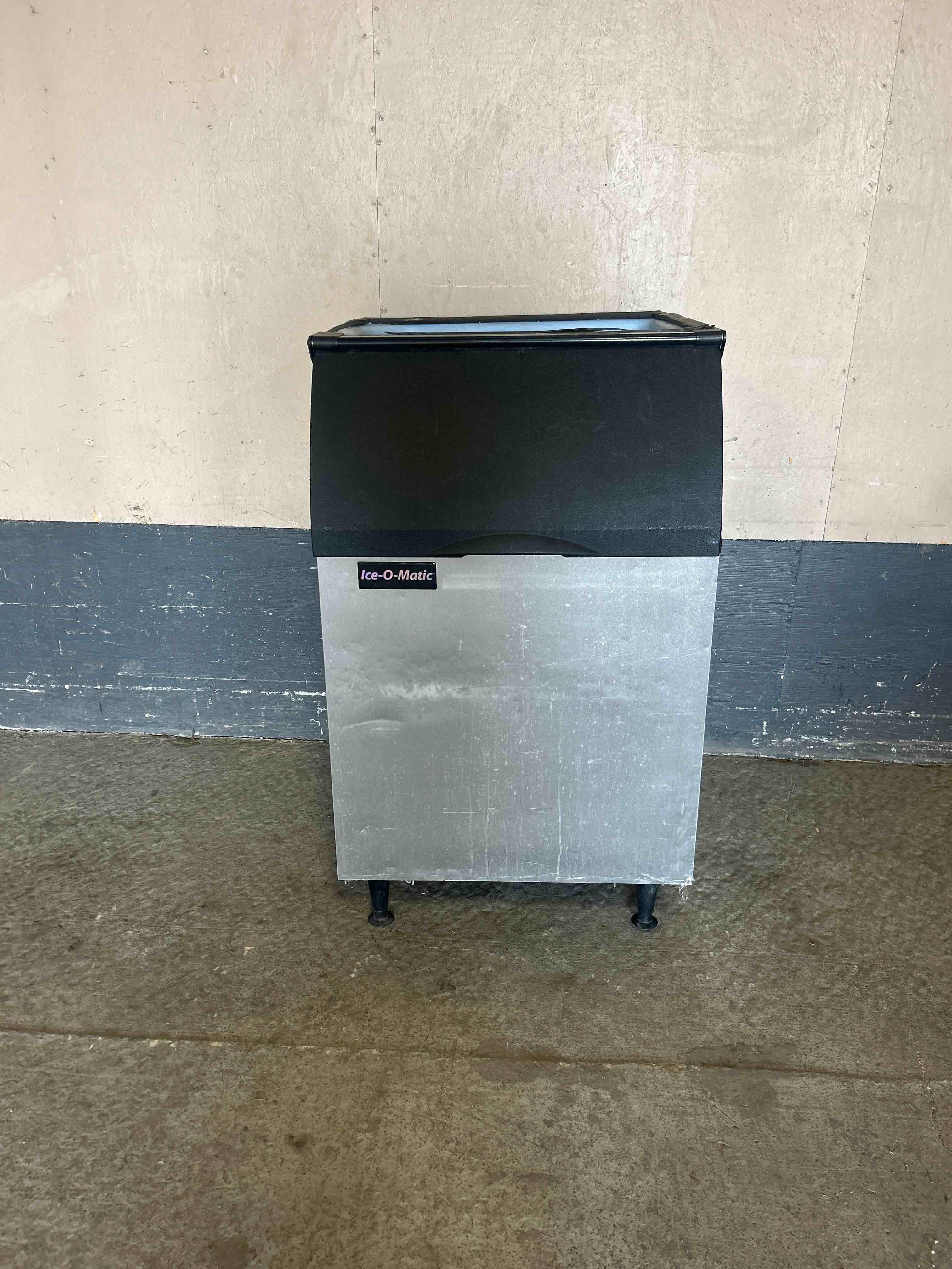 ICE O MATIC 550LB CAPACITY ICE BIN