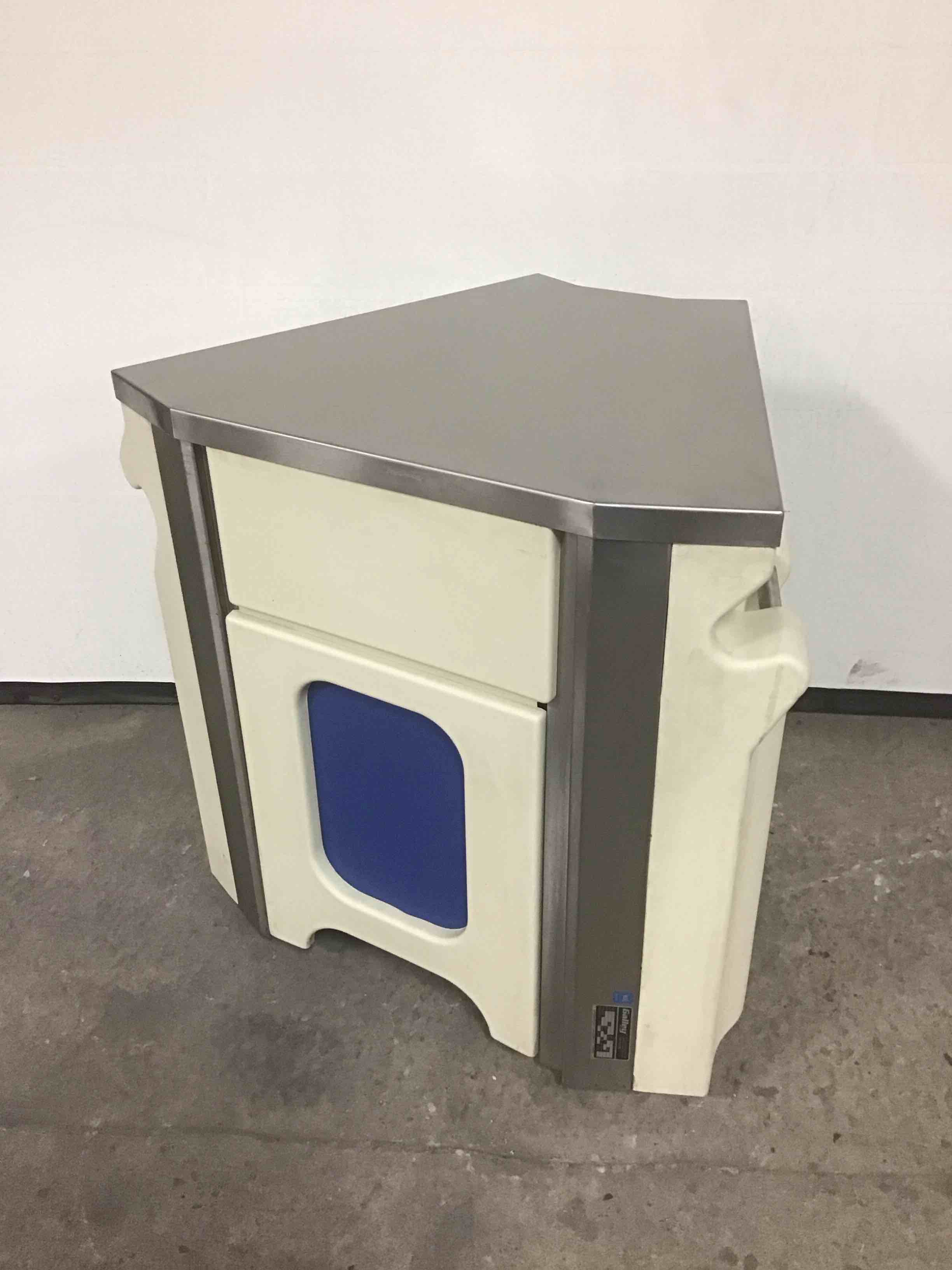 GALLEY 35 INCH CORNER CONNECTOR FOR MOBILE CAFETERIA LINES