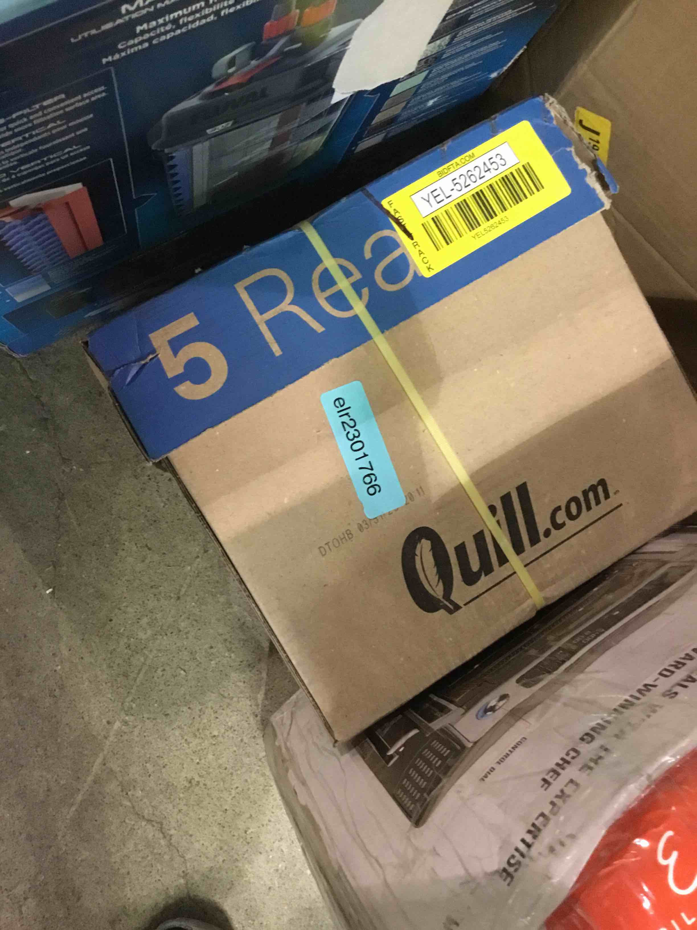 Quill Brand® 8.5" x 11" Copy Paper, 20 lbs., 92 Brightness, 500 Sheets/Ream, 5 Reams/Carton (7202250CT)