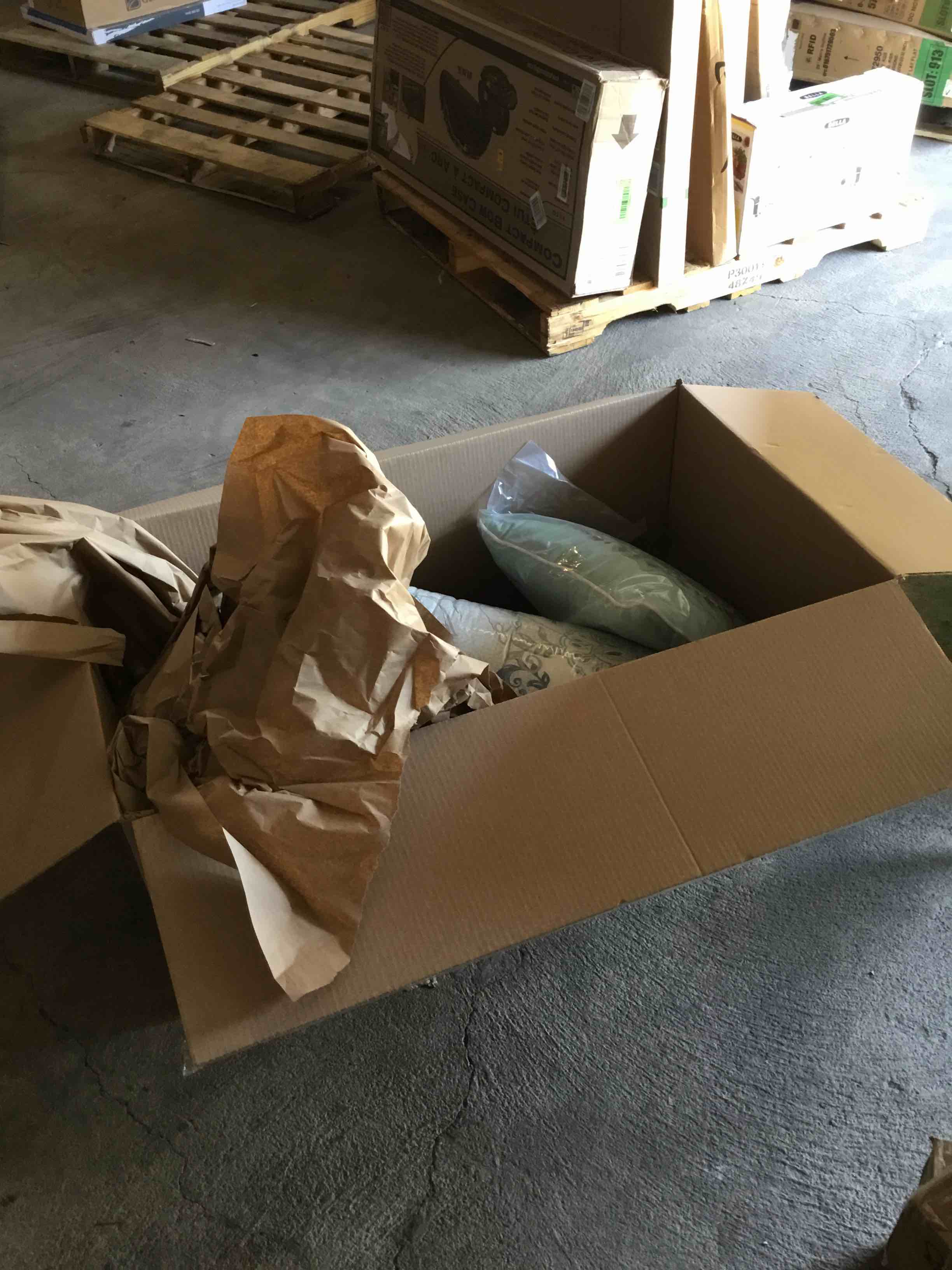 https://s3.amazonaws.com/lotting-images-prod/bidfta/GRN4780690_1696348333457.jpeg