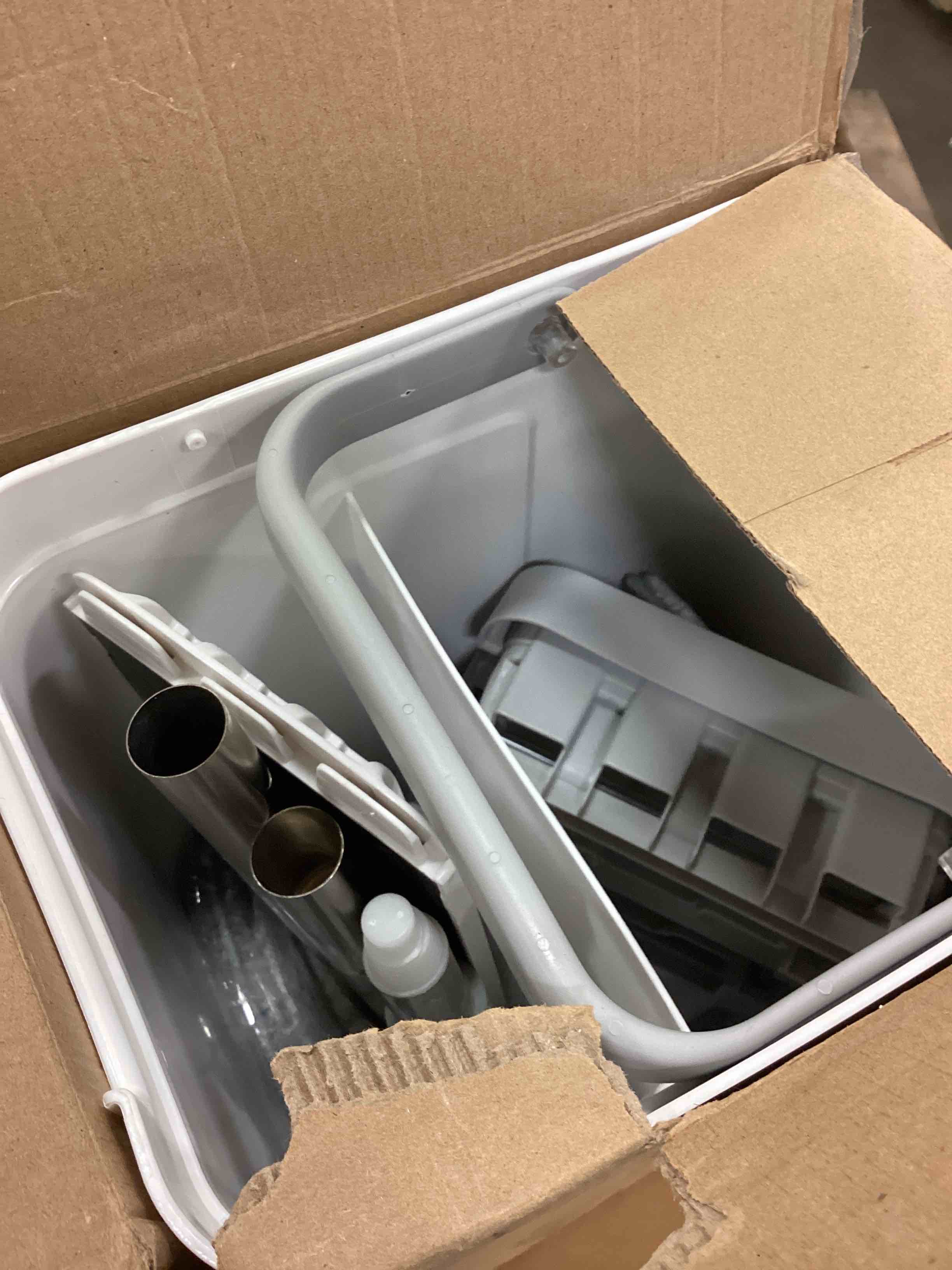https://s3.amazonaws.com/lotting-images-prod/bidfta/GRN4799396_1693225692892.jpeg