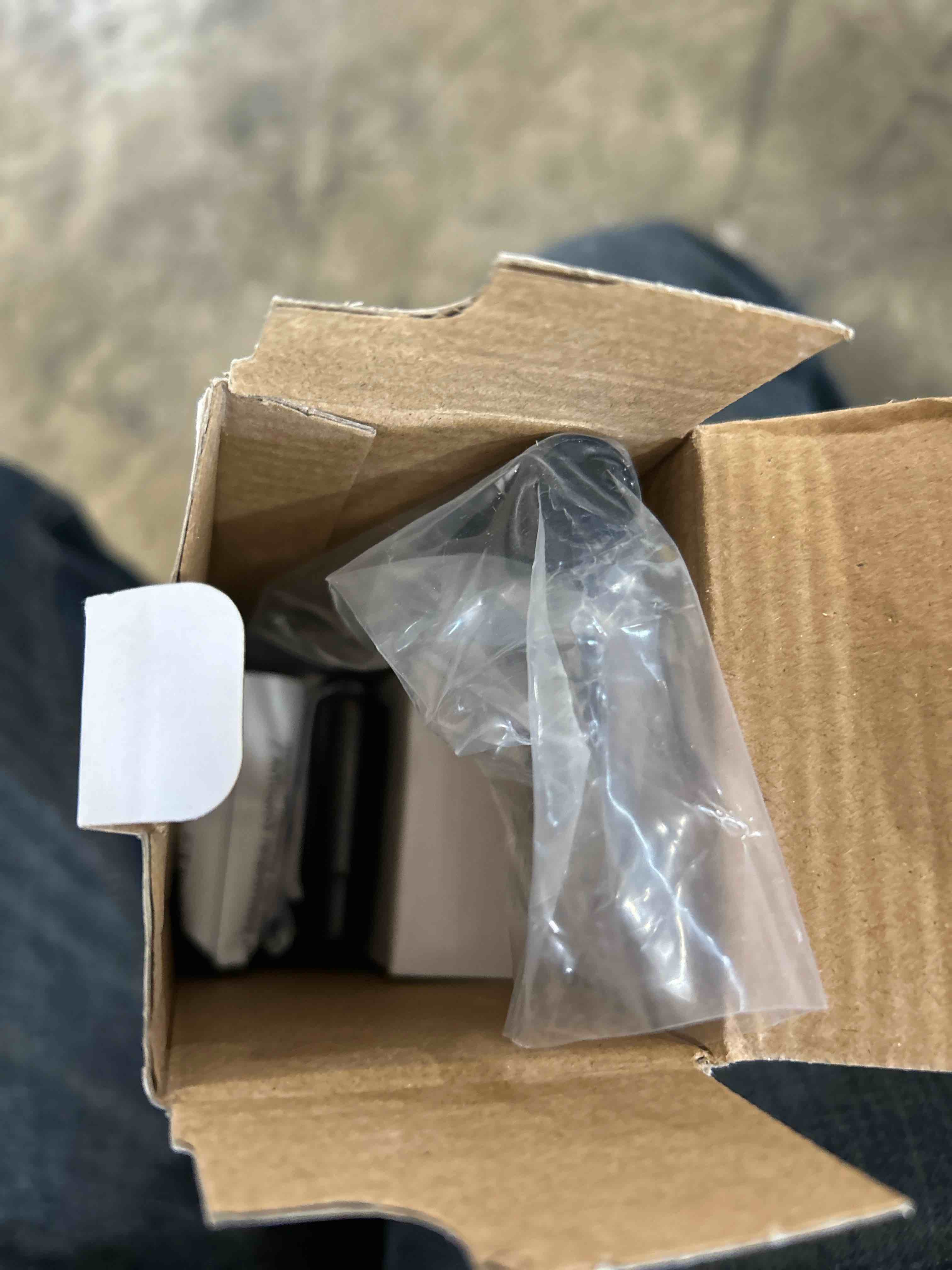 https://s3.amazonaws.com/lotting-images-prod/bidfta/GRN4812266_1691160851855.jpeg
