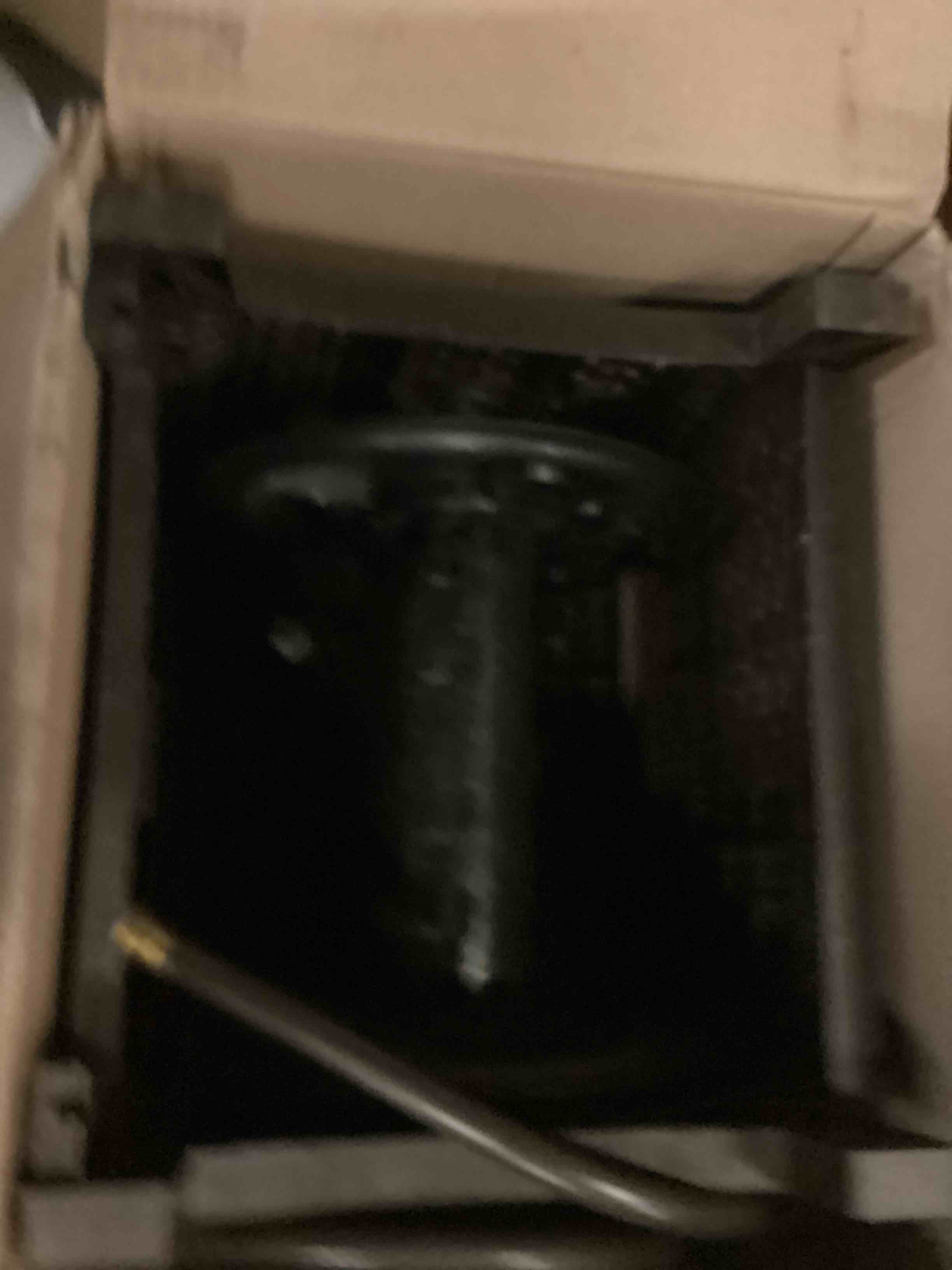https://s3.amazonaws.com/lotting-images-prod/bidfta/GRN4821220_1724179606807.jpeg