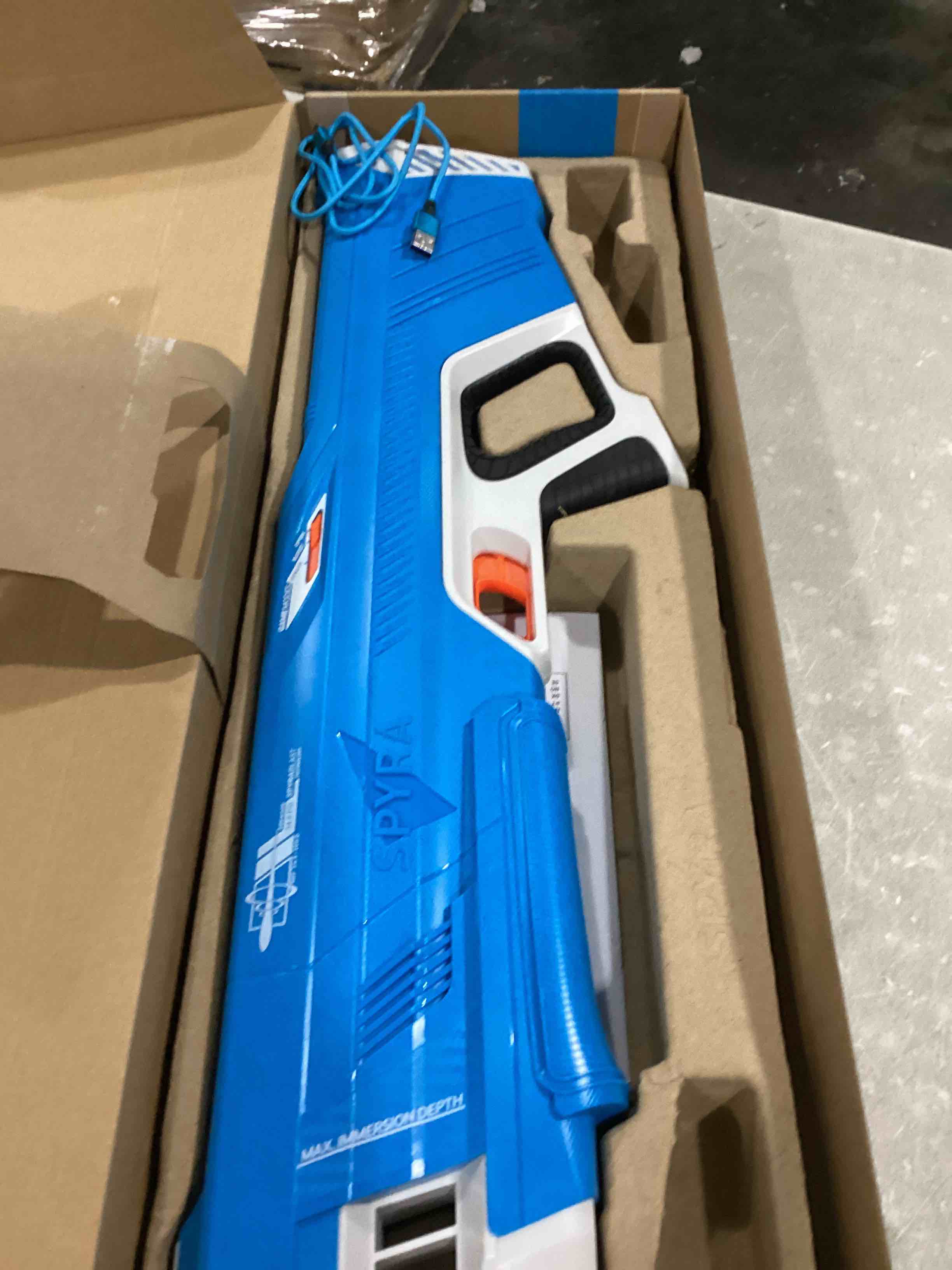 https://s3.amazonaws.com/lotting-images-prod/bidfta/GRN4825203_1721997163014.jpeg