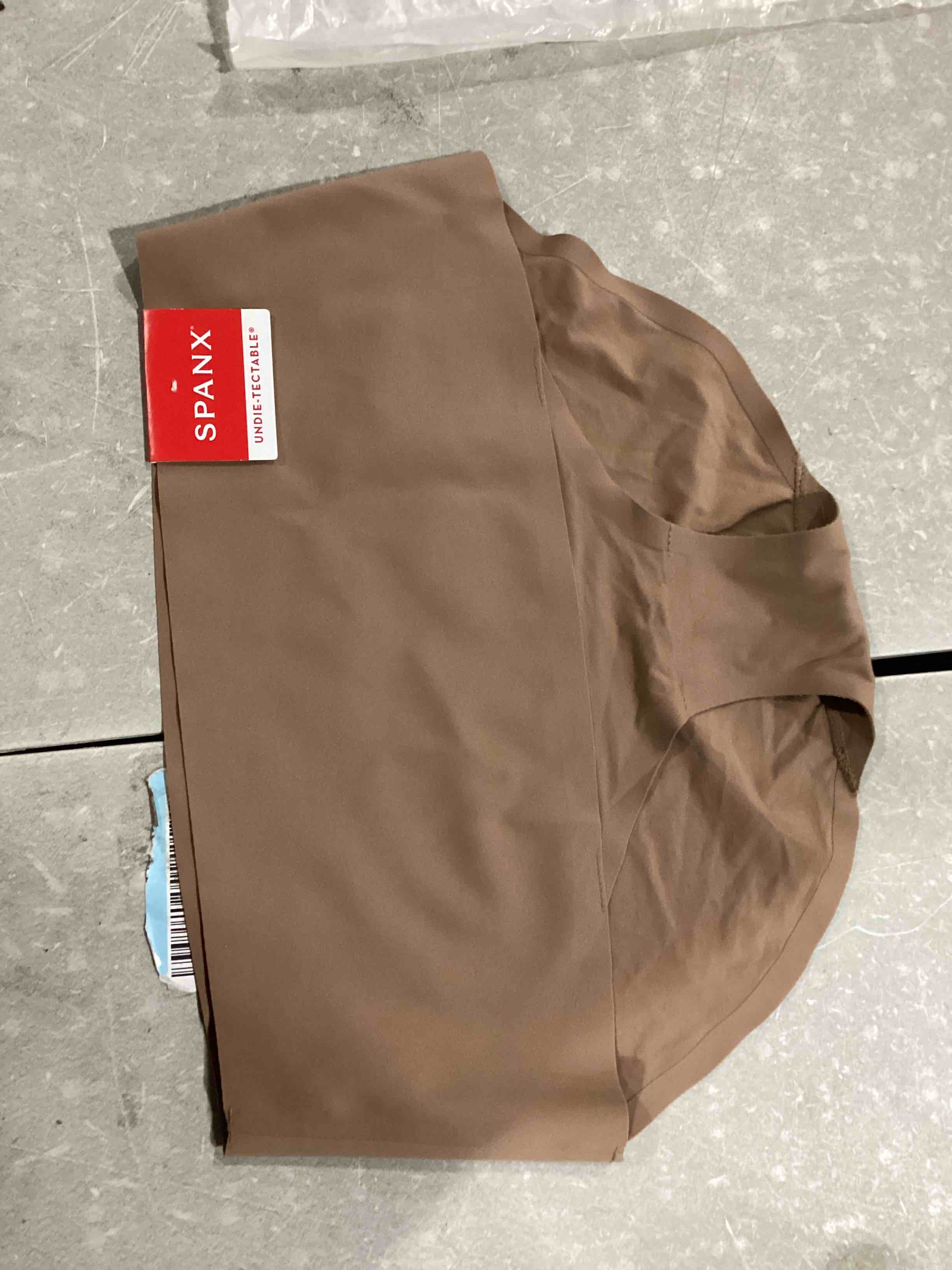 (SZ M)SPANX Everyday Shaping Thong - Core Control Shapewear Underwear - Invisible Under Clothes - Seamless Design - No Visible Panty Lines - No Show Underwear for Women - Black - Medium