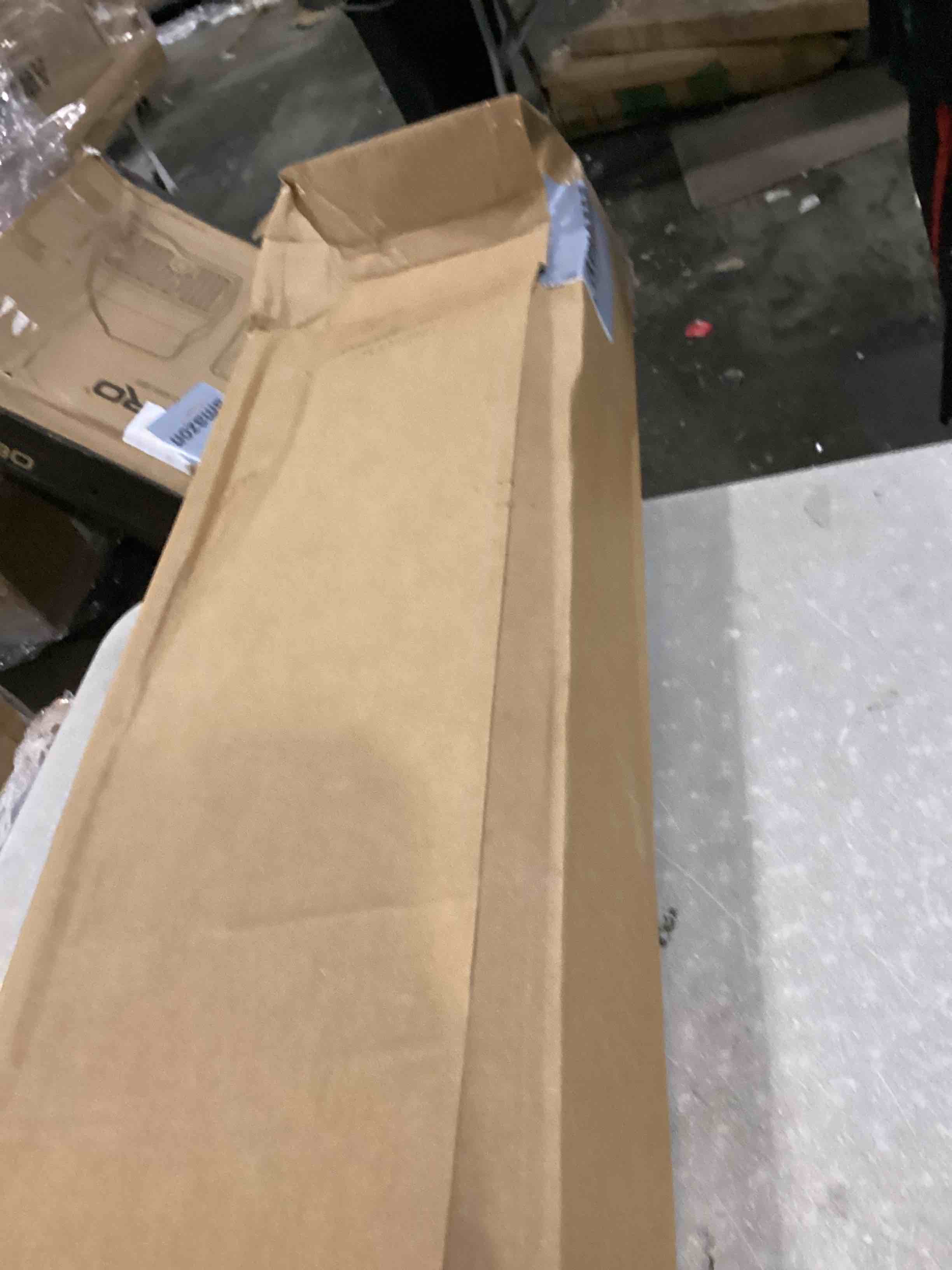 https://s3.amazonaws.com/lotting-images-prod/bidfta/GRN4825648_1722359016471.jpeg