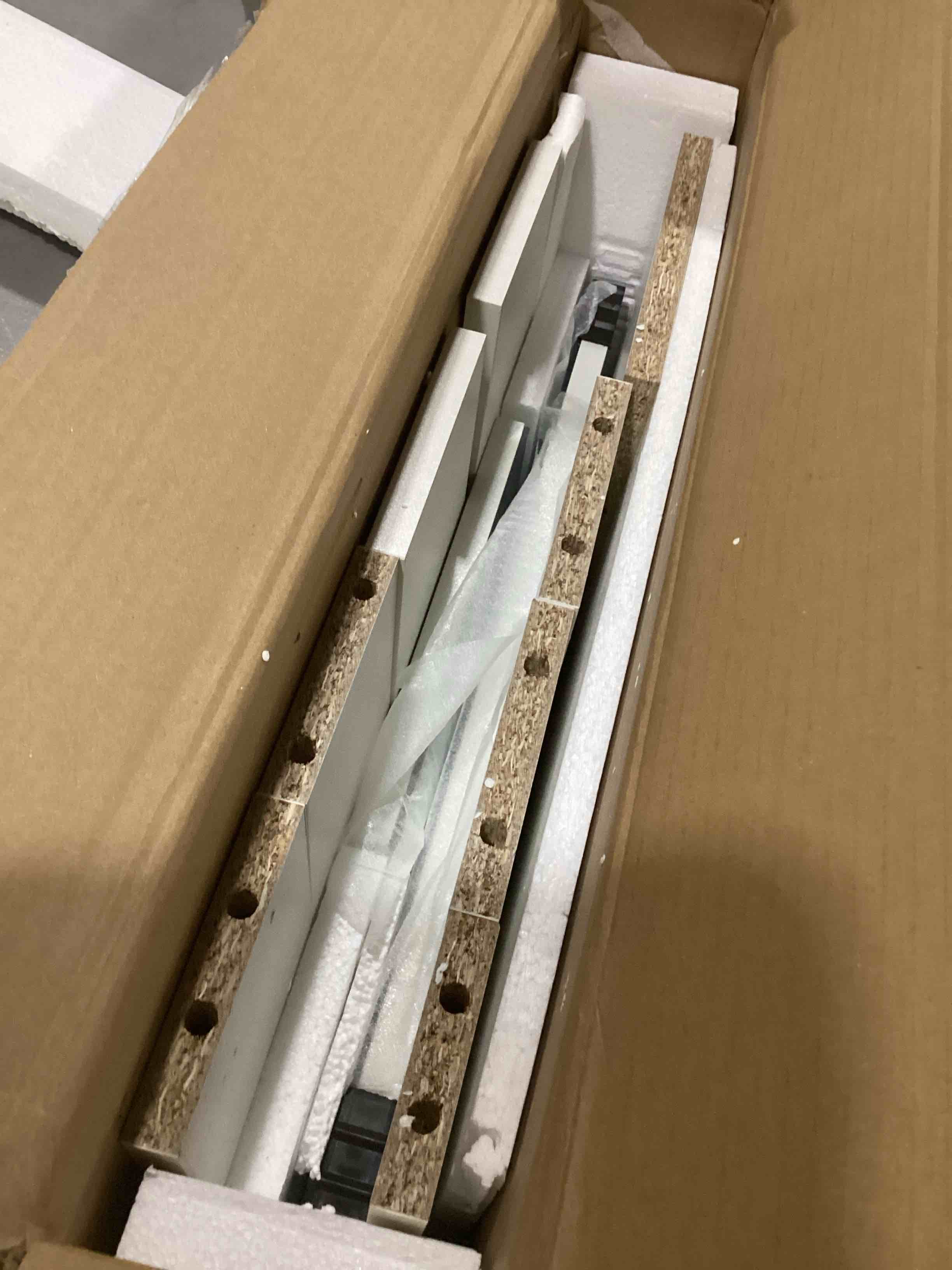 https://s3.amazonaws.com/lotting-images-prod/bidfta/GRN4825950_1719490257331.jpeg