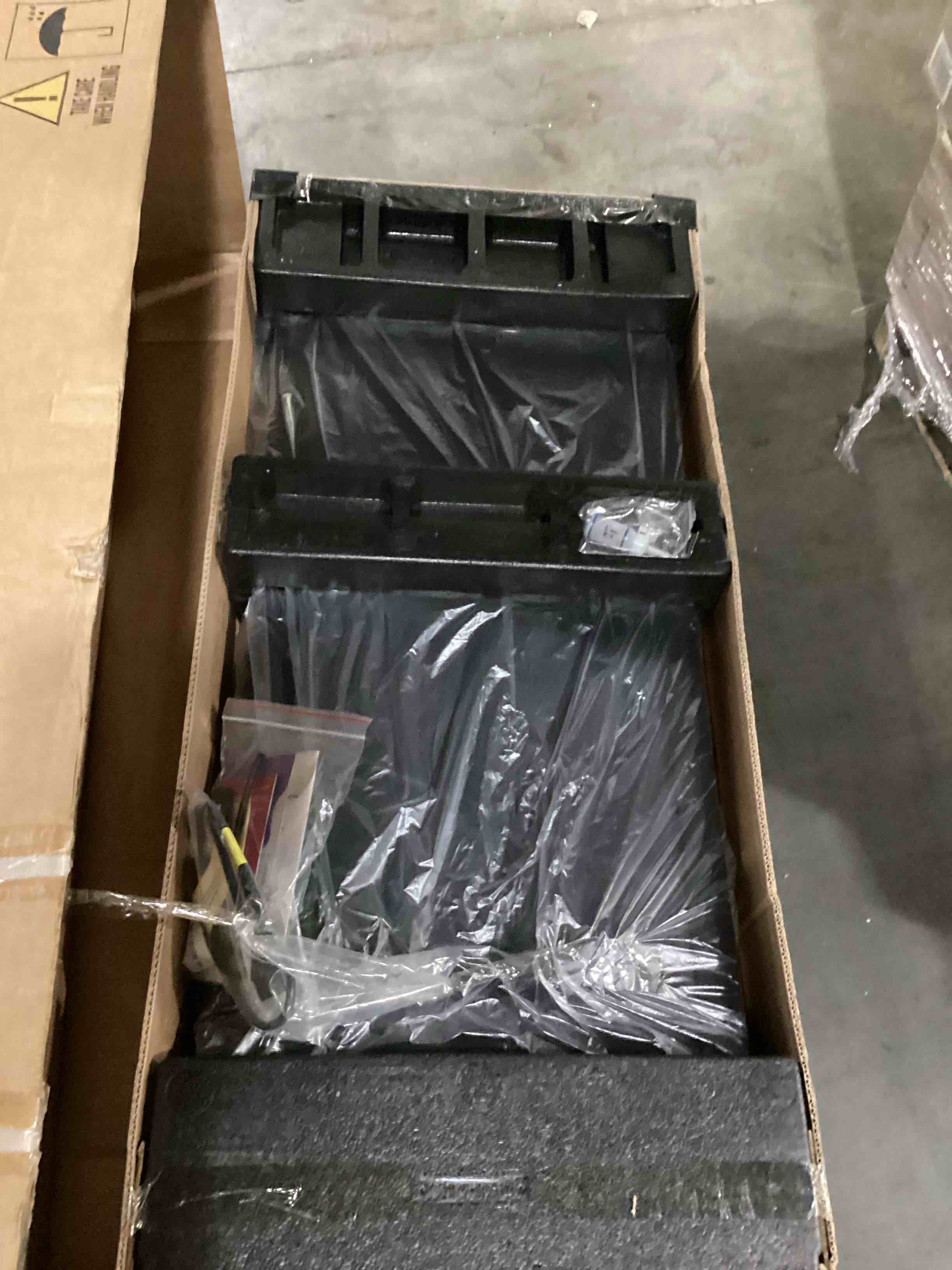 https://s3.amazonaws.com/lotting-images-prod/bidfta/GRN4826366_1721242829941.jpeg
