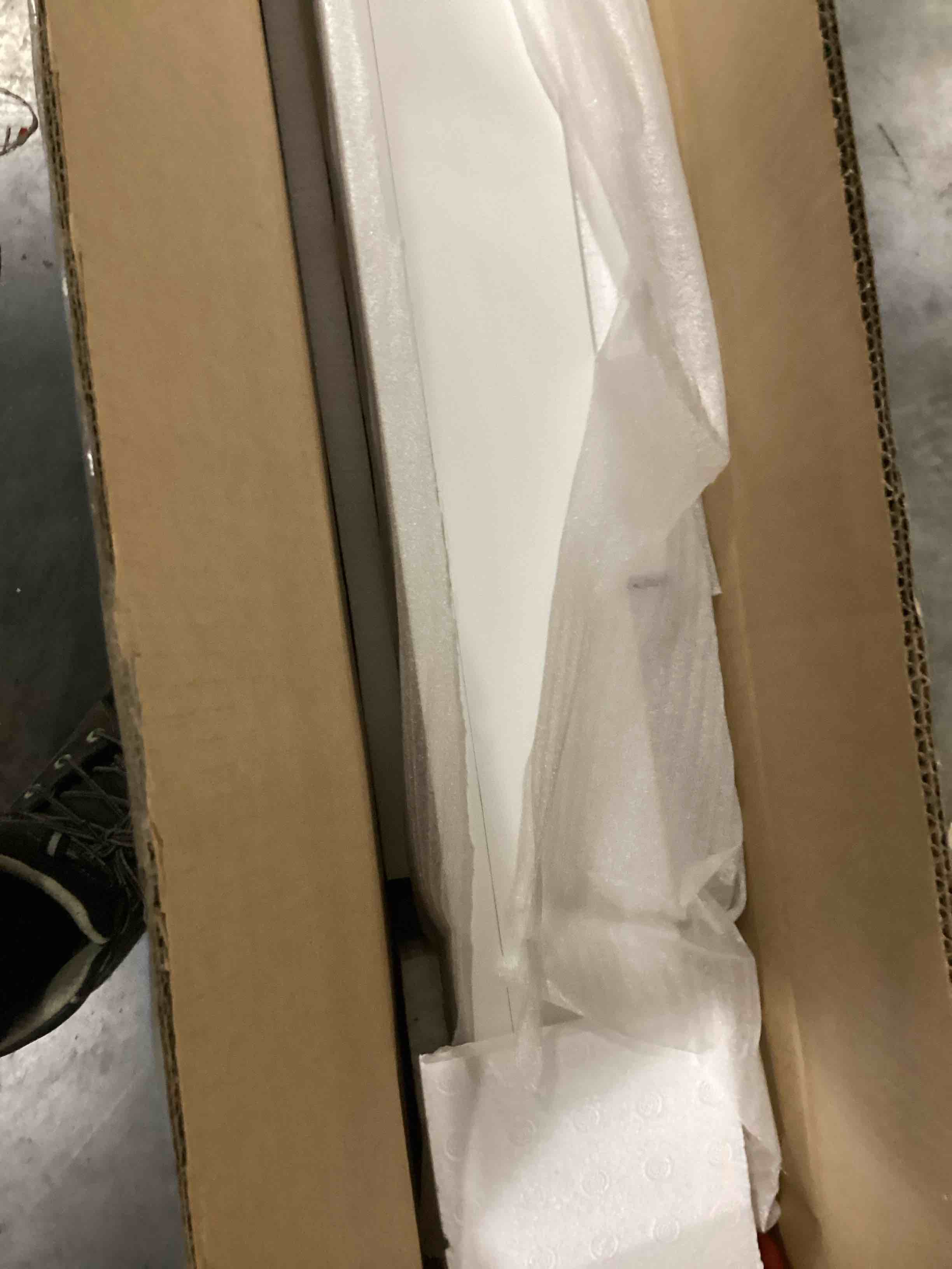 https://s3.amazonaws.com/lotting-images-prod/bidfta/GRN4827313_1722433646259.jpeg