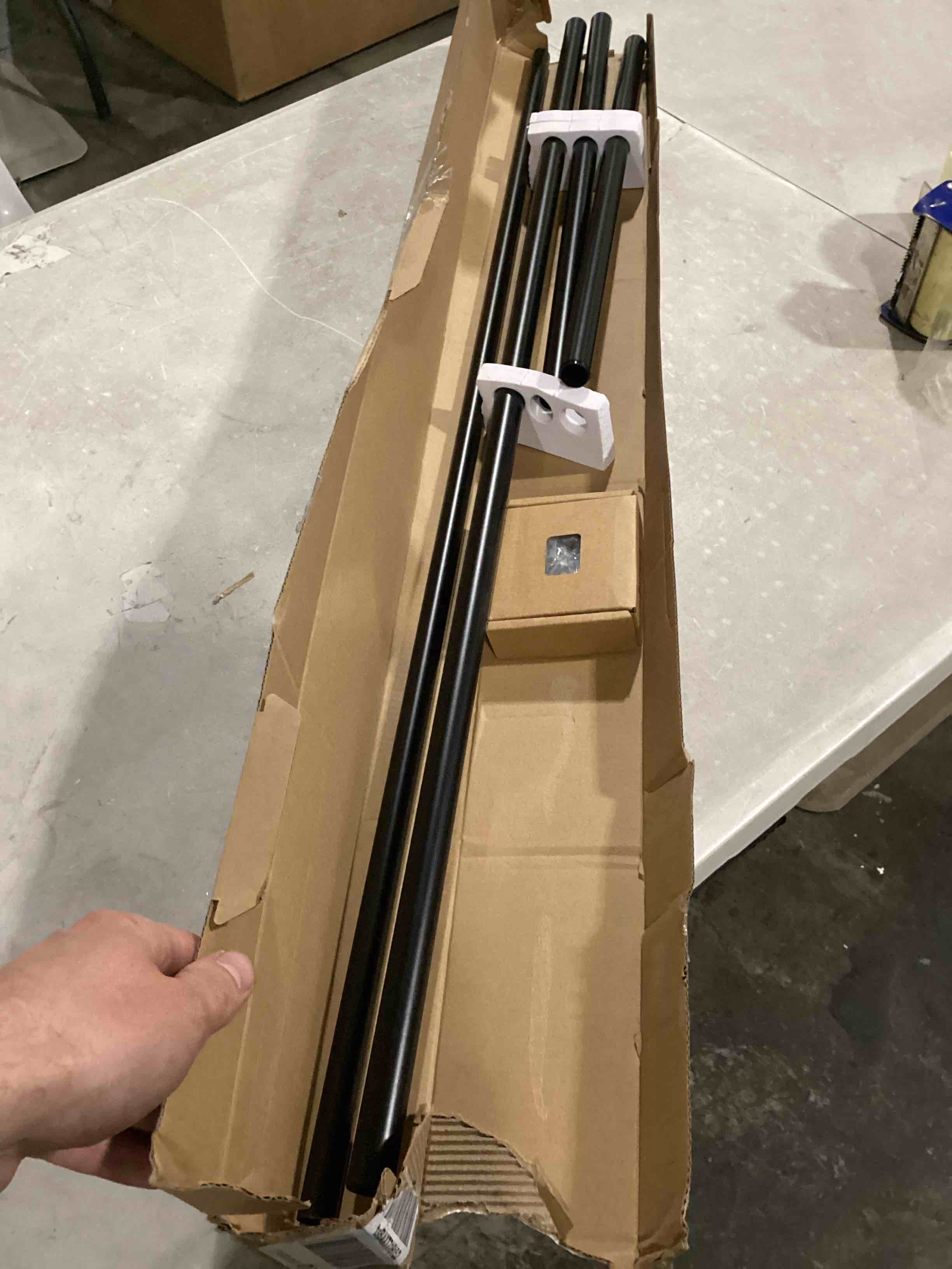 https://s3.amazonaws.com/lotting-images-prod/bidfta/GRN4827454_1719855698717.jpeg
