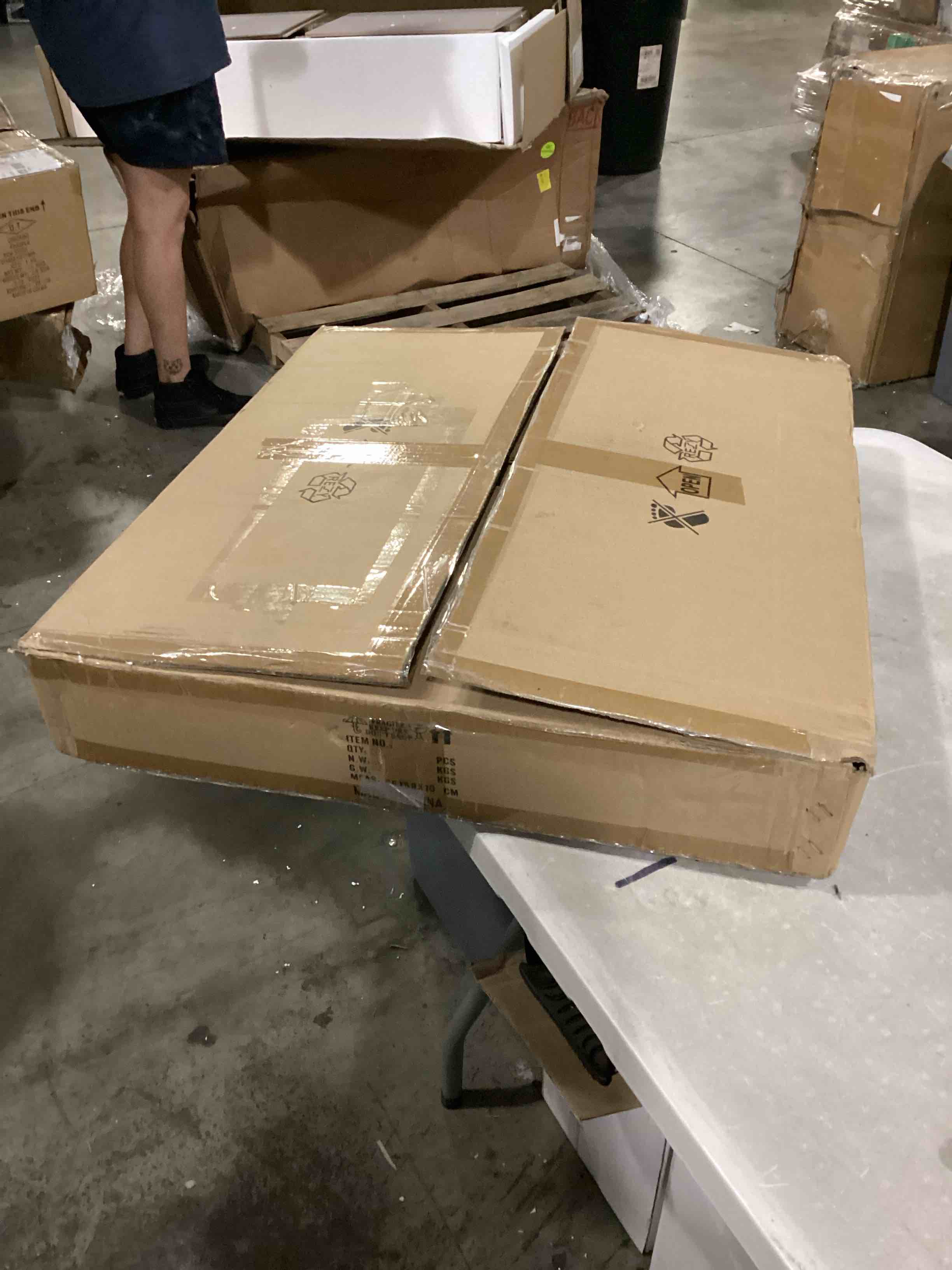 https://s3.amazonaws.com/lotting-images-prod/bidfta/GRN4827747_1720185795335.jpeg