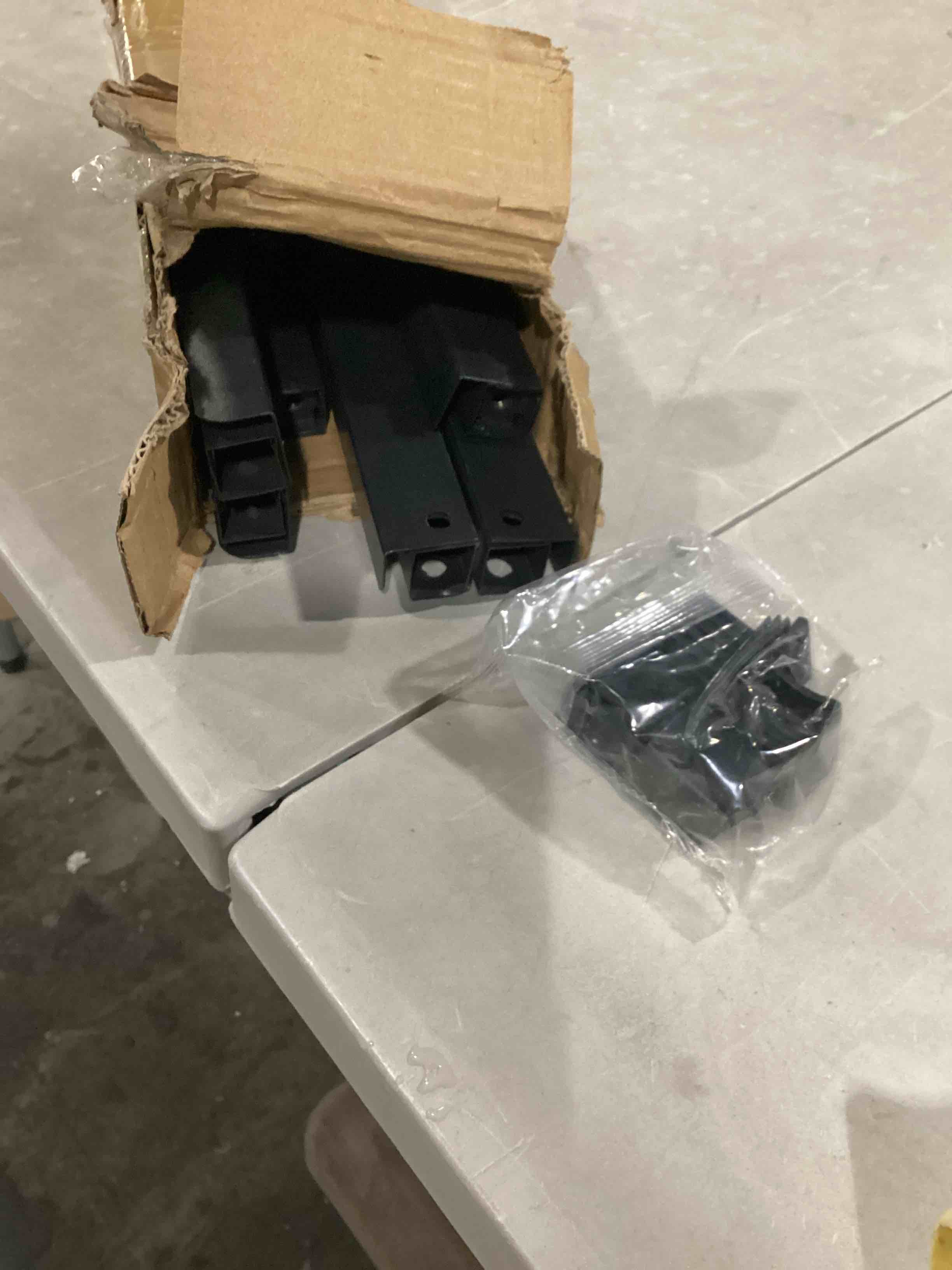 https://s3.amazonaws.com/lotting-images-prod/bidfta/GRN4828019_1720631461598.jpeg