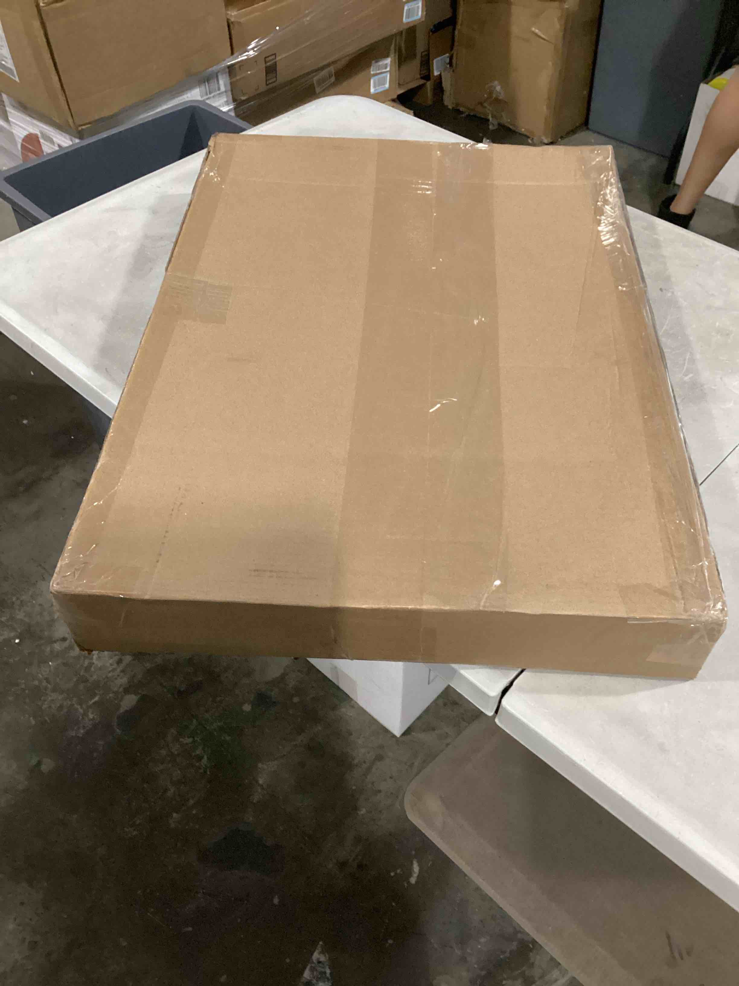 https://s3.amazonaws.com/lotting-images-prod/bidfta/GRN4828108_1720708356774.jpeg