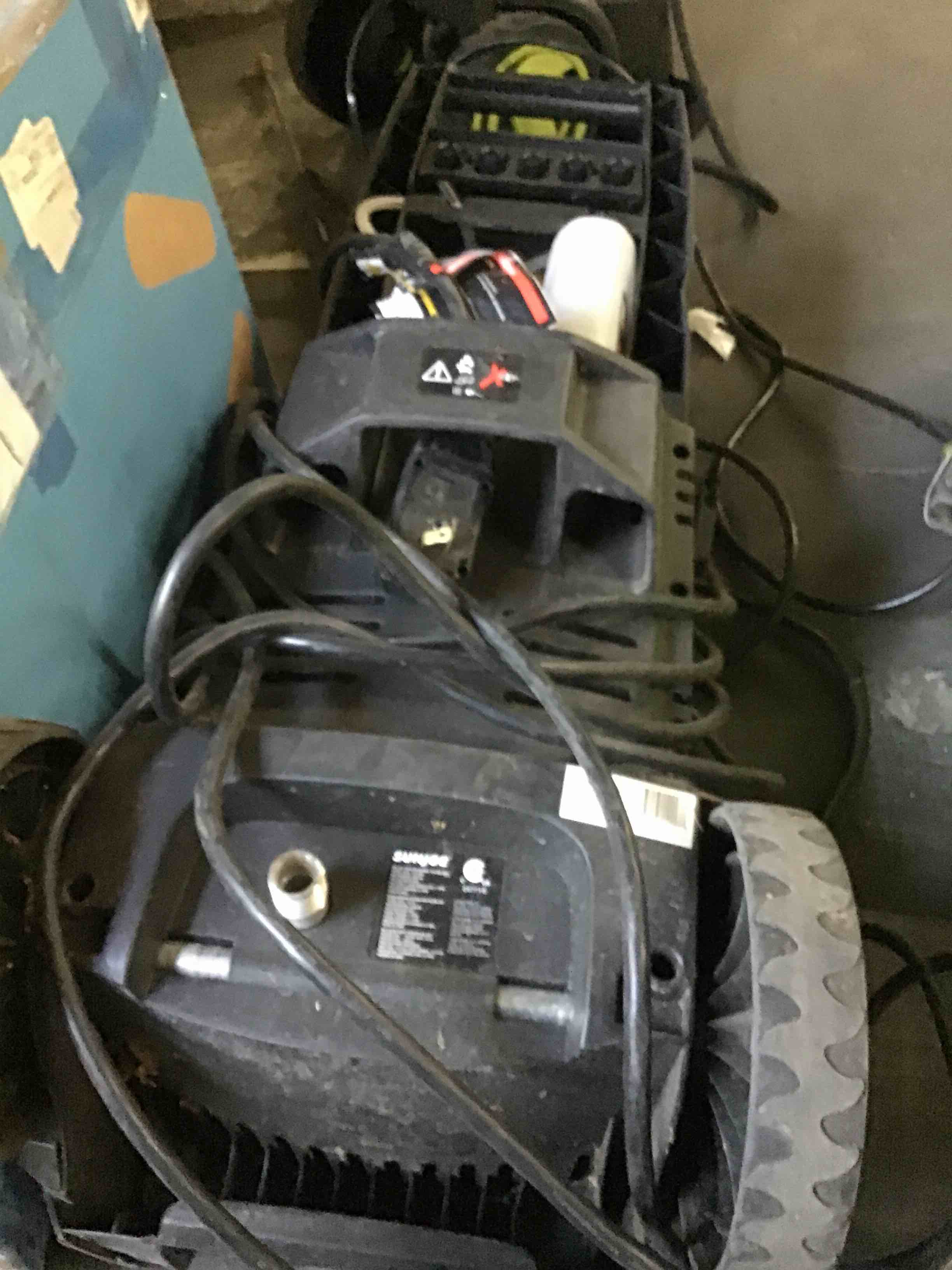 https://s3.amazonaws.com/lotting-images-prod/bidfta/GRN4835556_1690980270019.jpeg