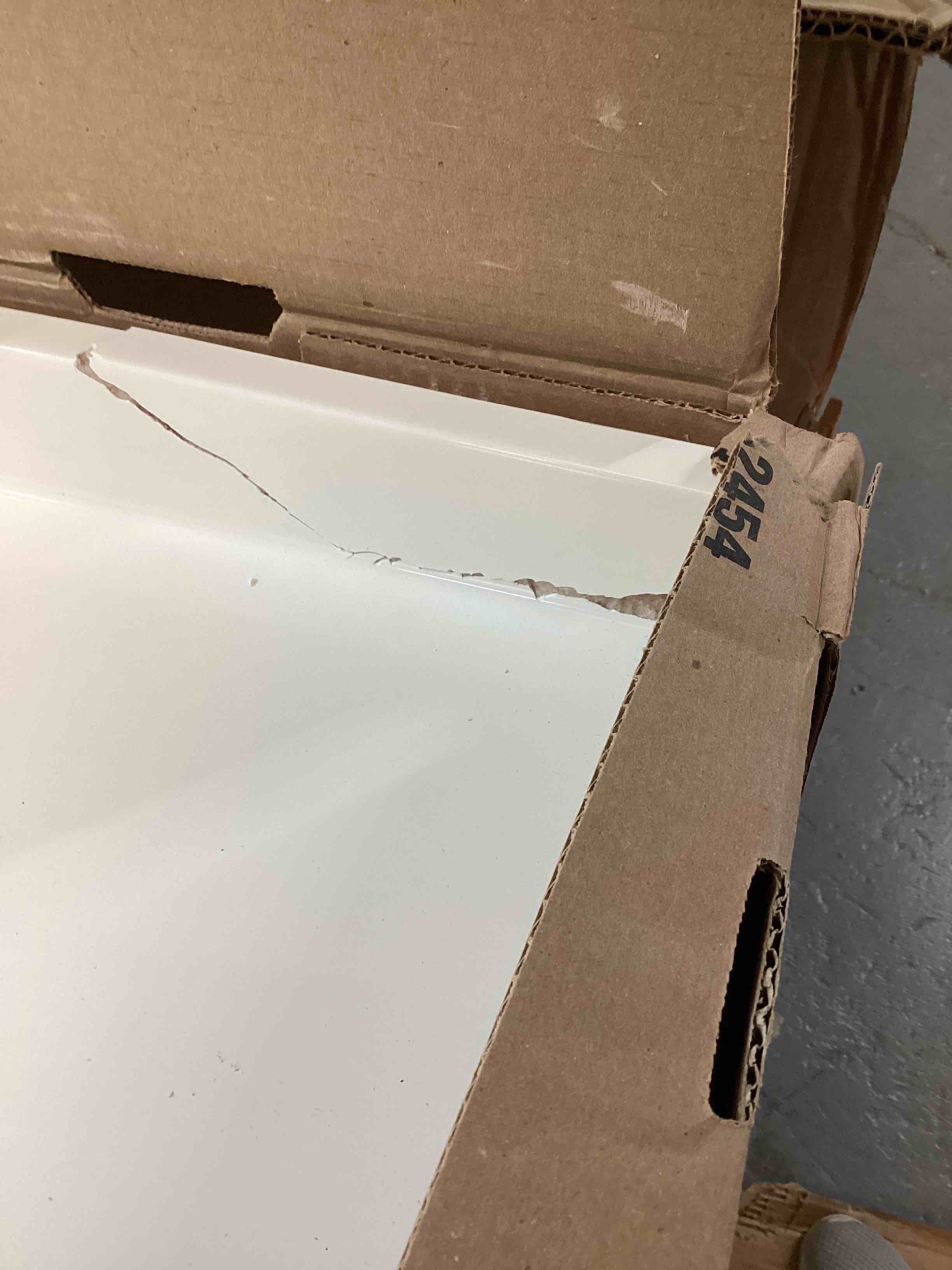 https://s3.amazonaws.com/lotting-images-prod/bidfta/GRN4841640_1692911792697.jpeg