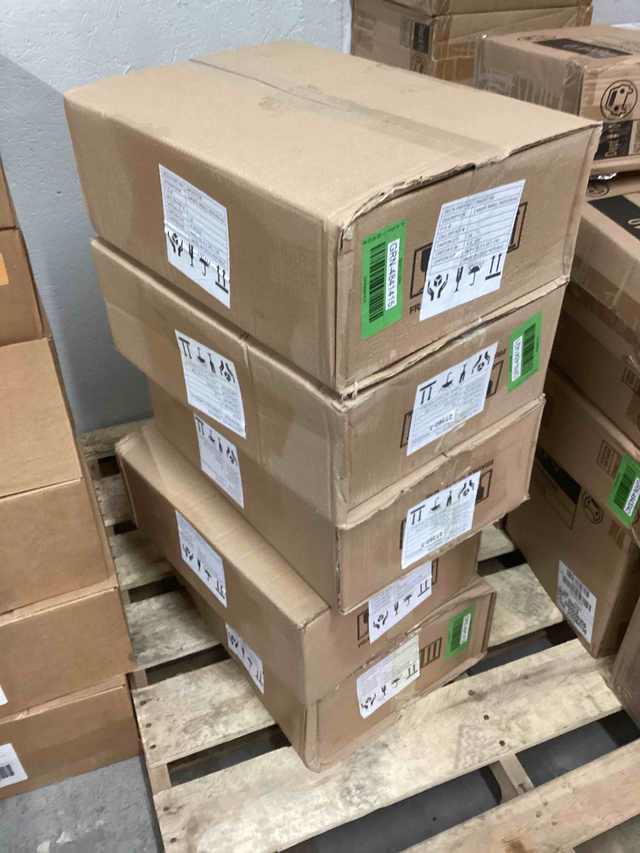 https://s3.amazonaws.com/lotting-images-prod/bidfta/GRN4841693_1692912124792.jpeg