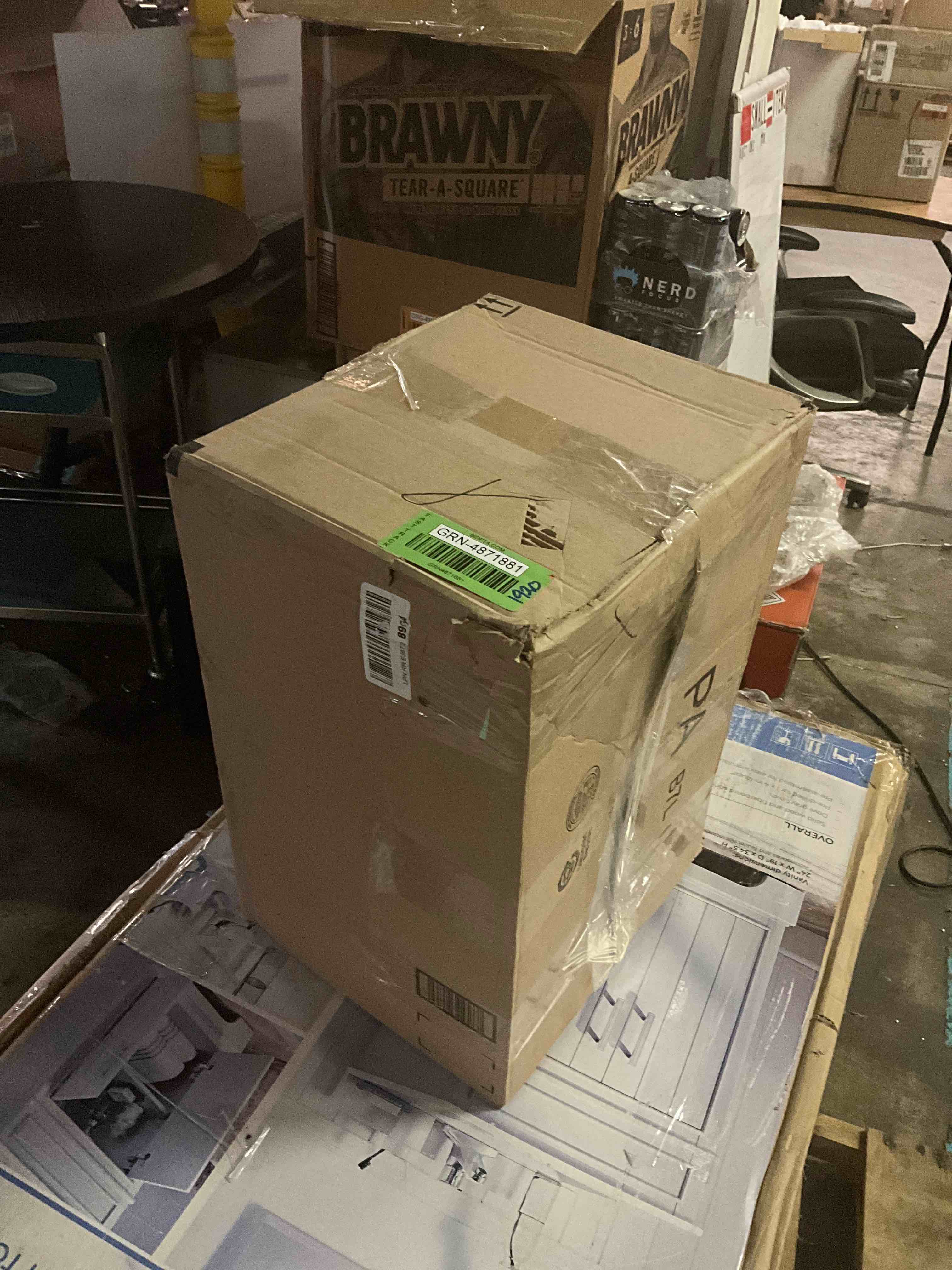 https://s3.amazonaws.com/lotting-images-prod/bidfta/GRN4871881_1696515353268.jpeg