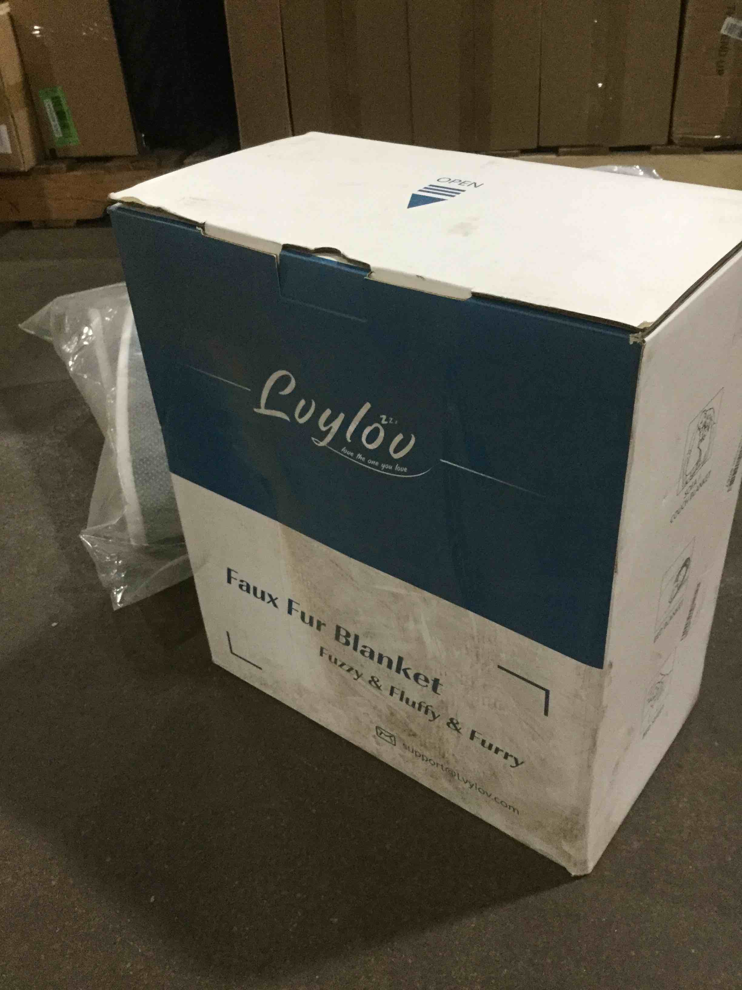 https://s3.amazonaws.com/lotting-images-prod/bidfta/GRN4895448_1684258197007.jpeg