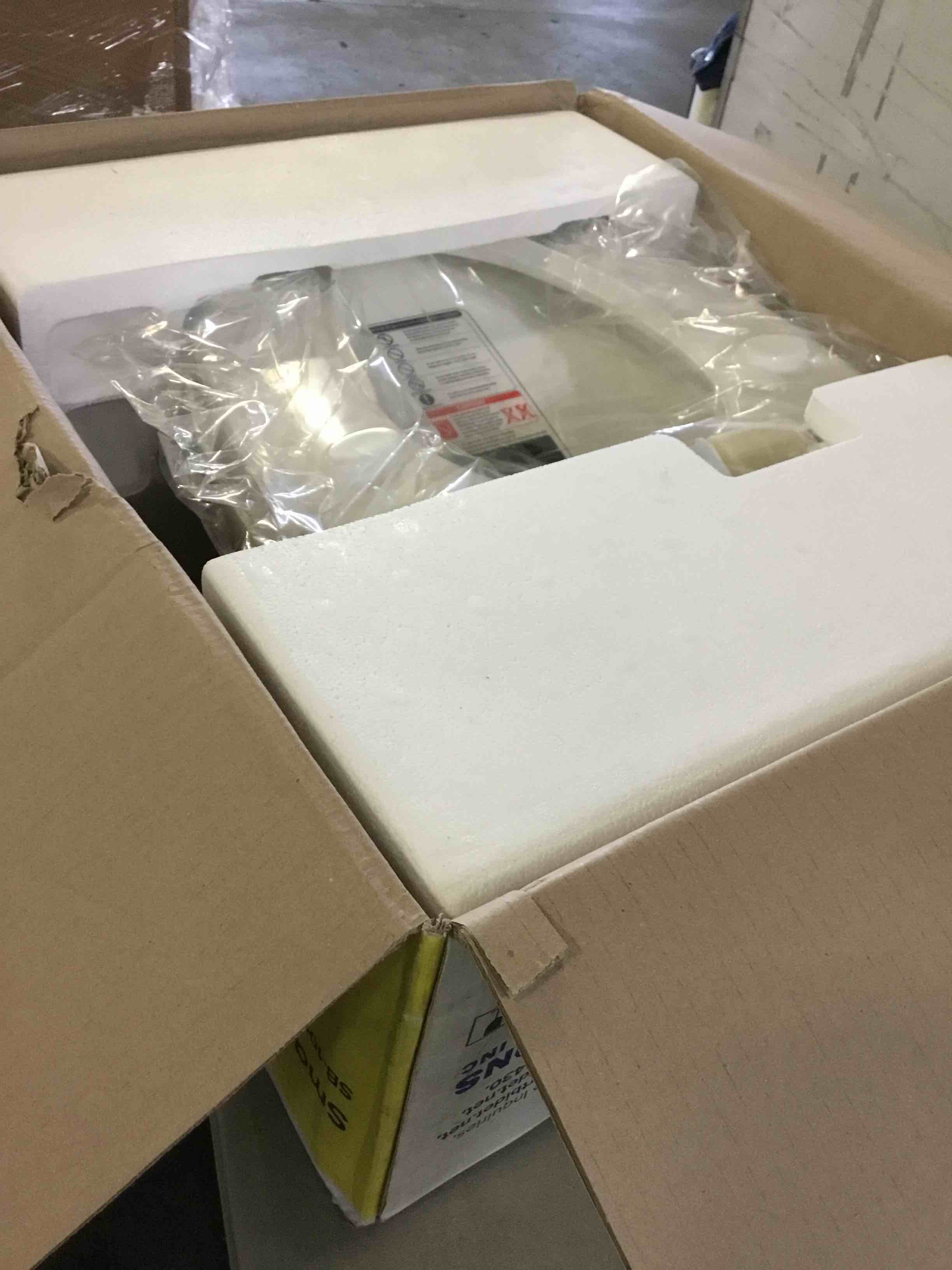 https://s3.amazonaws.com/lotting-images-prod/bidfta/GRN4916500_1695146818222.jpeg