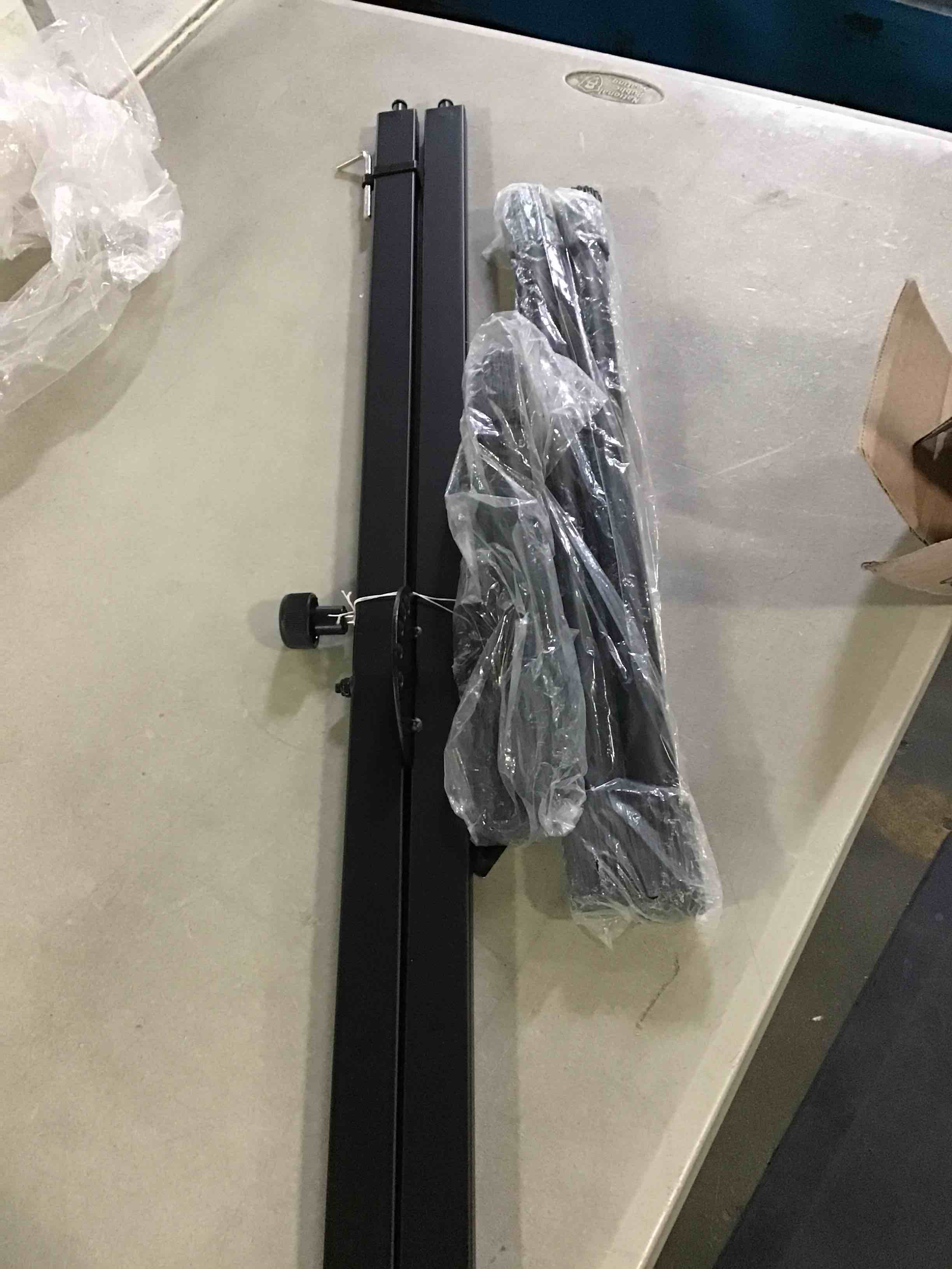 https://s3.amazonaws.com/lotting-images-prod/bidfta/GRN4916660_1695231277825.jpeg