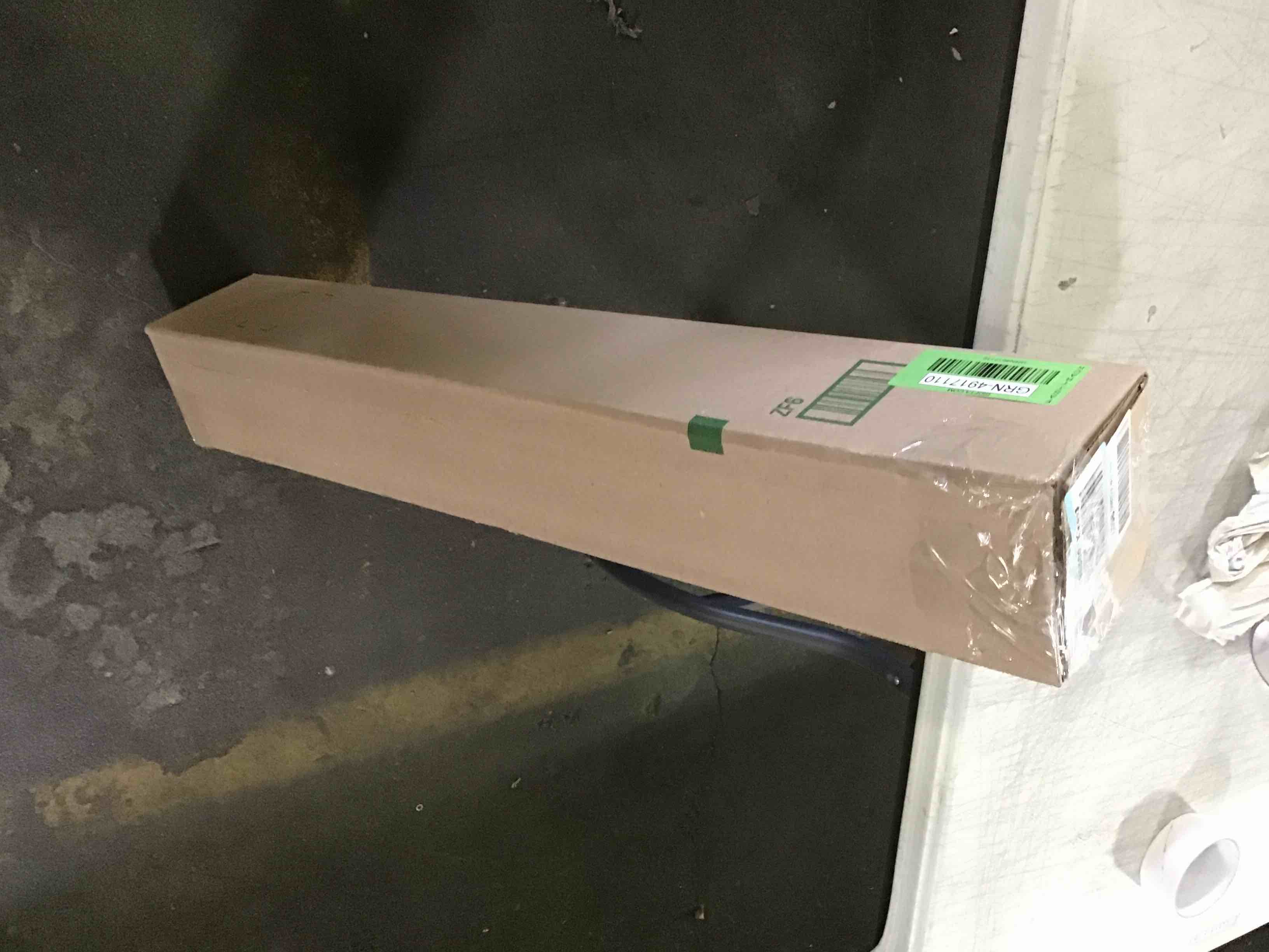 https://s3.amazonaws.com/lotting-images-prod/bidfta/GRN4917110_1695739669667.jpeg
