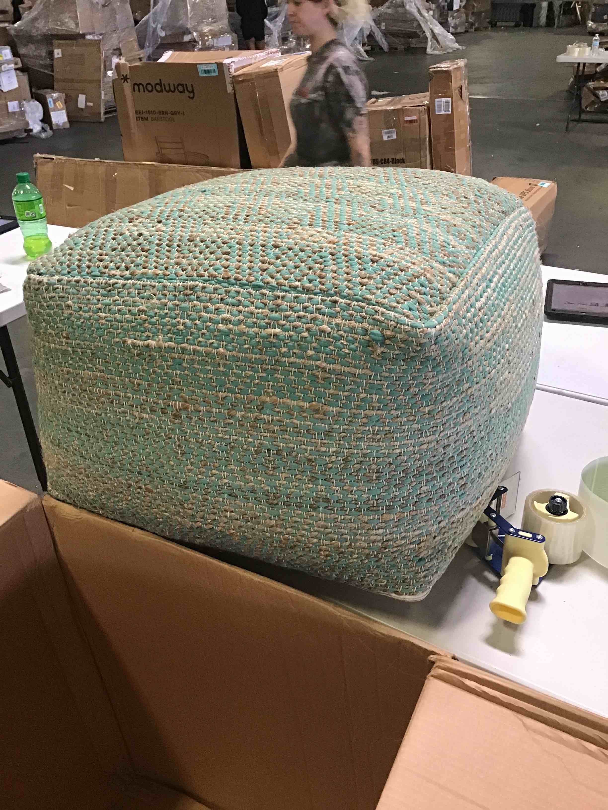 https://s3.amazonaws.com/lotting-images-prod/bidfta/GRN4917572_1694628047504.jpeg