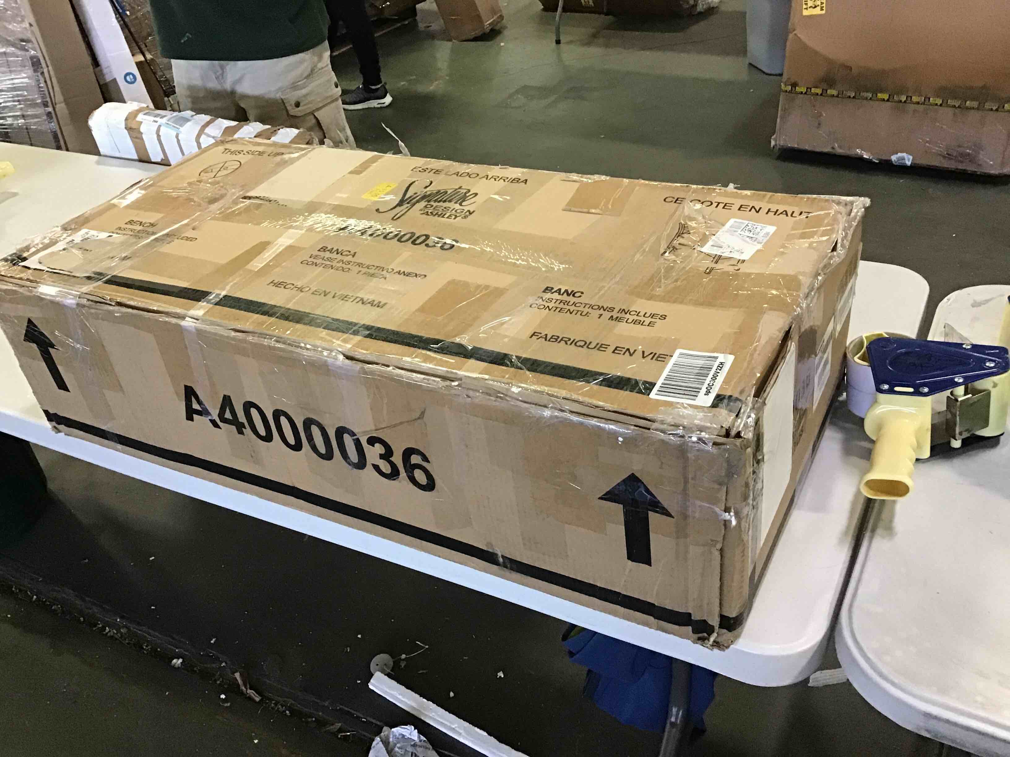 https://s3.amazonaws.com/lotting-images-prod/bidfta/GRN4917682_1694781604908.jpeg